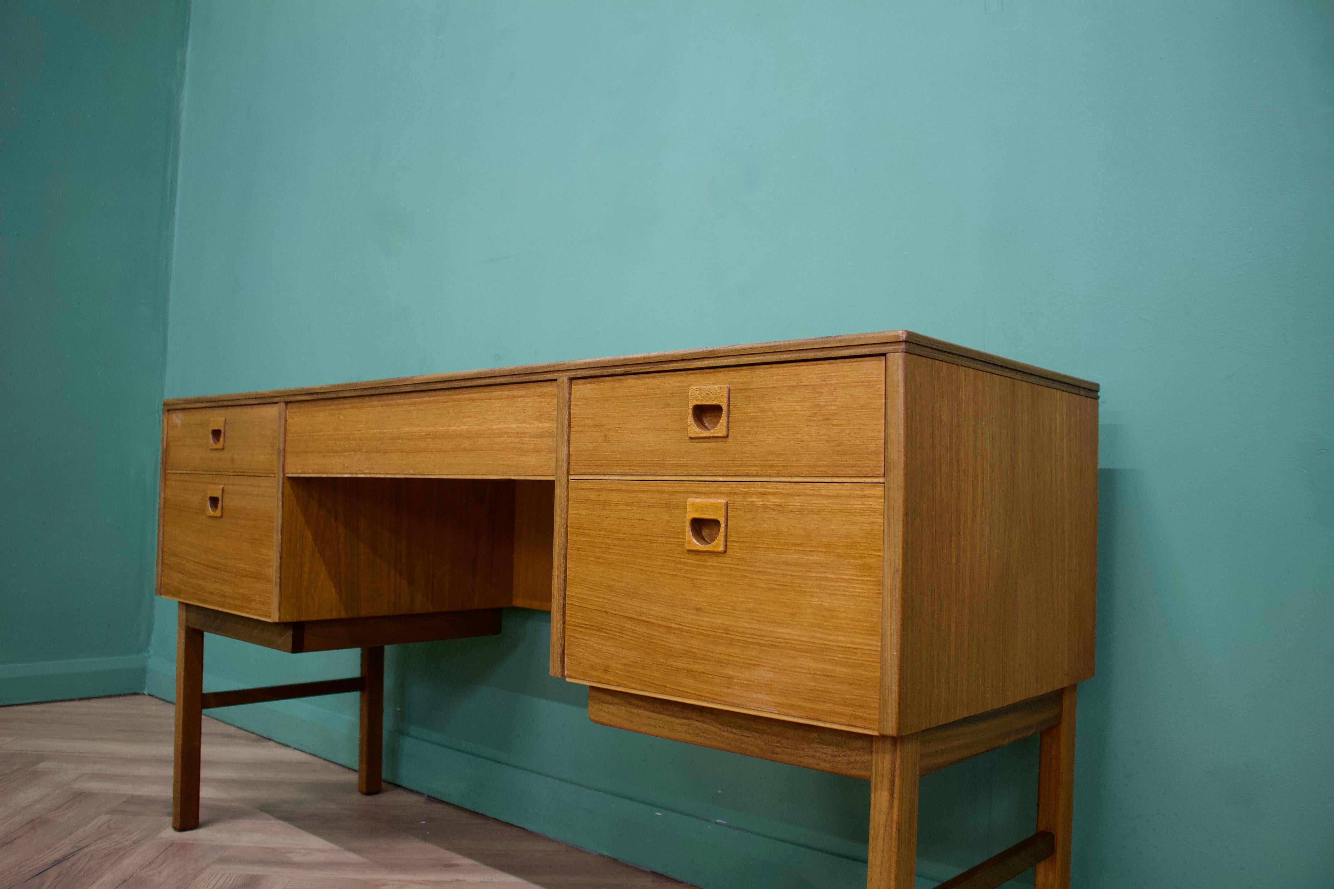 20th Century Mid Century Dressing Table in Walnut & Teak by Alfred COX for Heals, 1960s