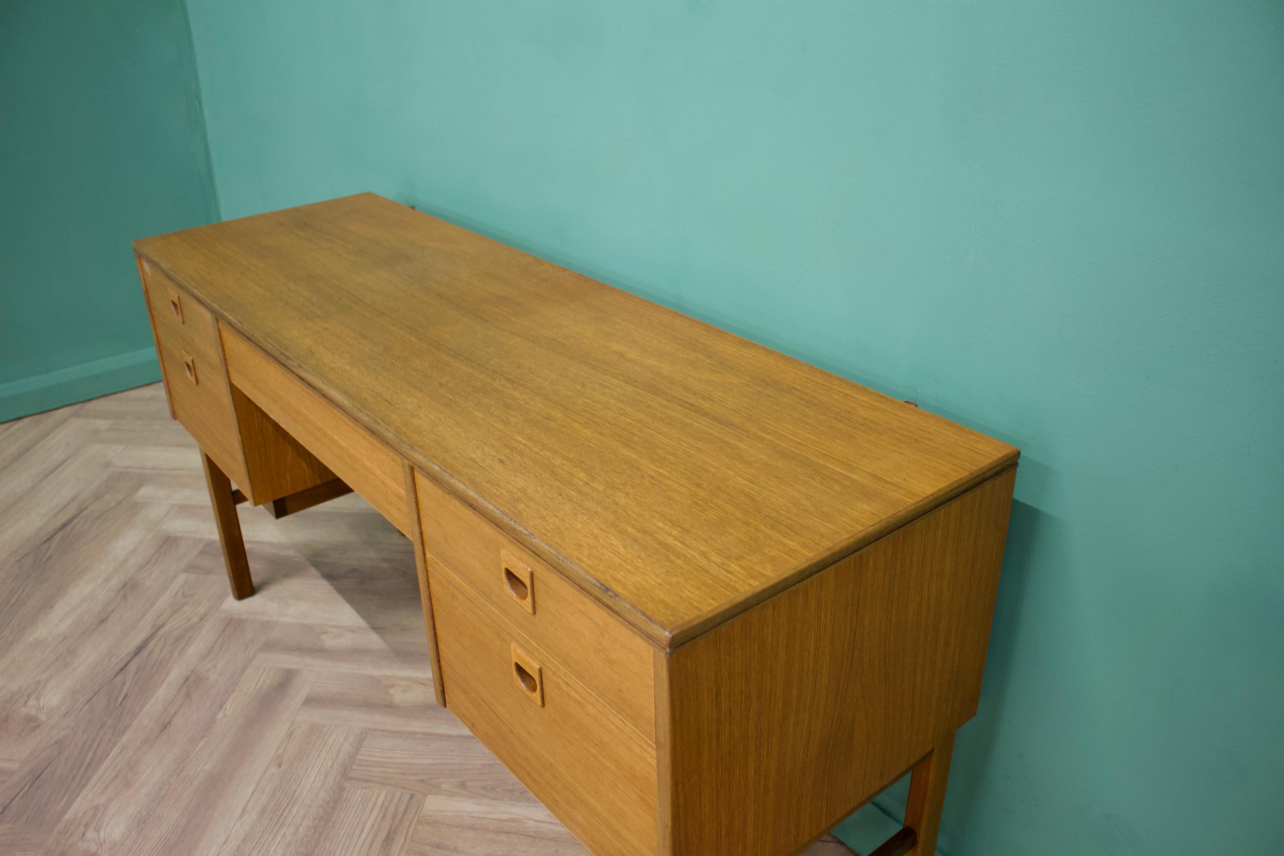 Mid Century Dressing Table in Walnut & Teak by Alfred COX for Heals, 1960s 1