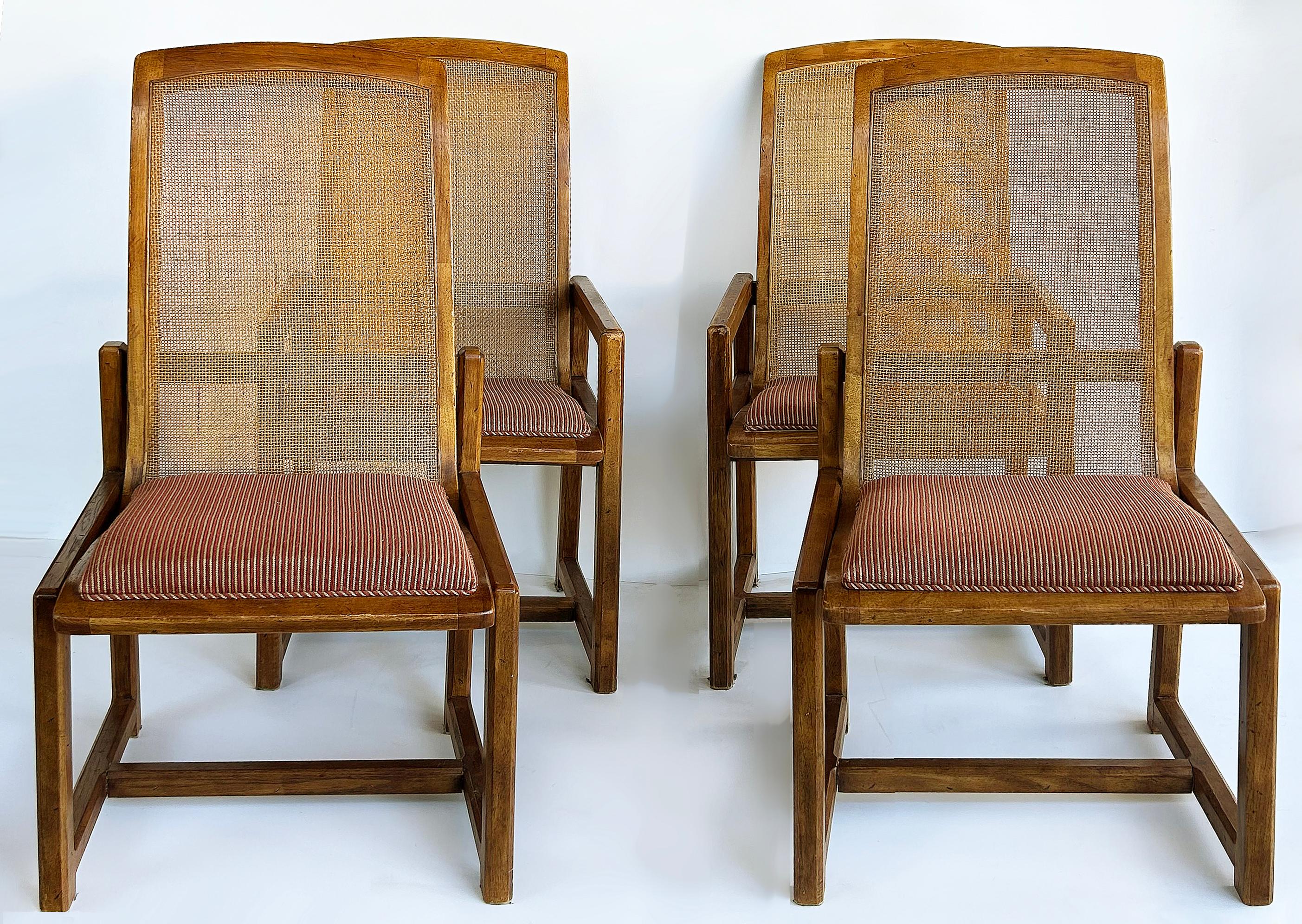 Sedie da pranzo a canne Drexel di metà secolo, 2 poltrone, 2 sedie laterali

In vendita c'è un set di 4 sedie da pranzo in legno con schienale alto di Drexel, di epoca moderna, con inserti in canne intrecciate. I sedili sono dotati di cuscini.  Le