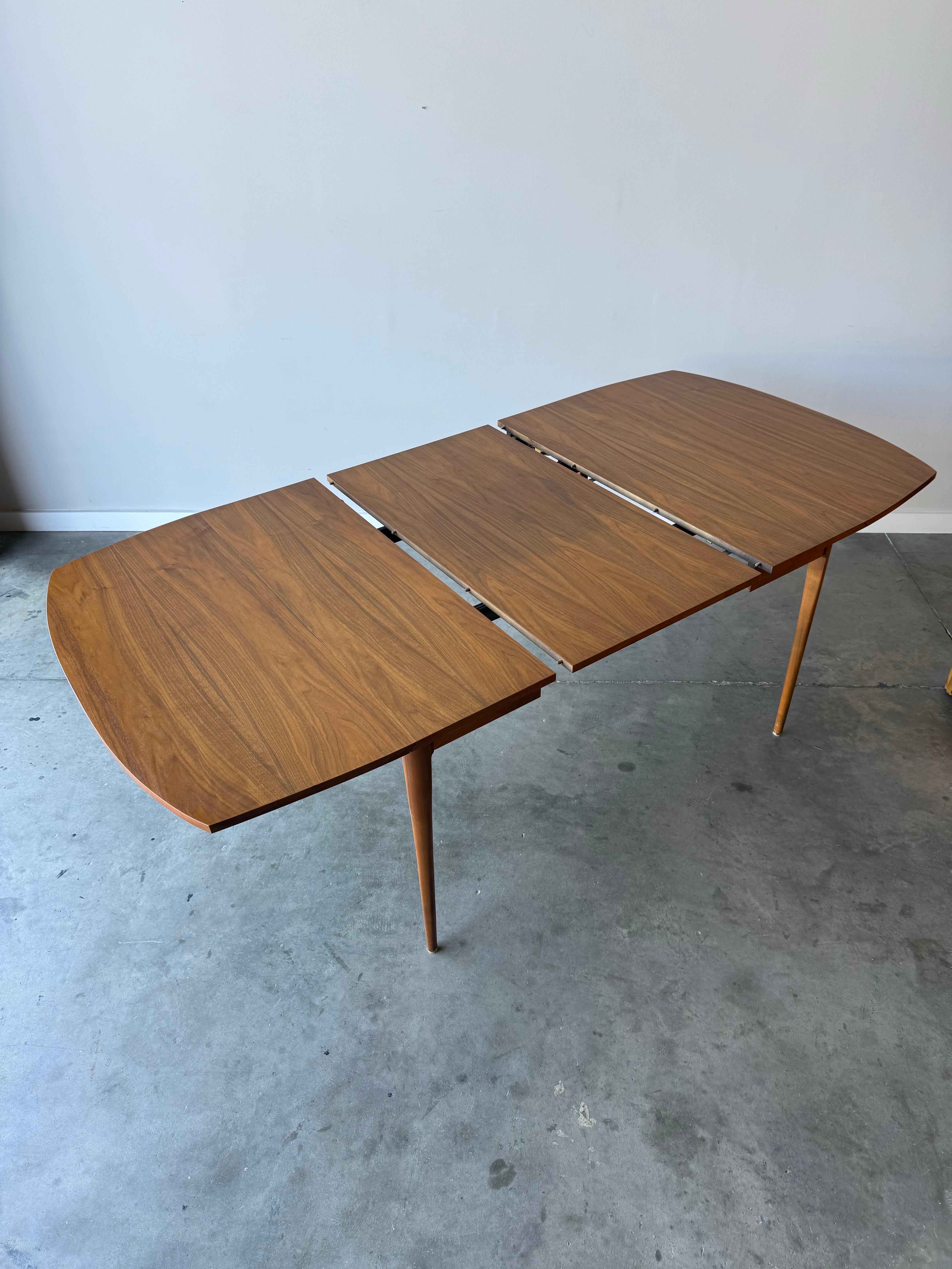 Mid-Century Modern Table de salle à manger du milieu du siècle Drexel Declaration en vente