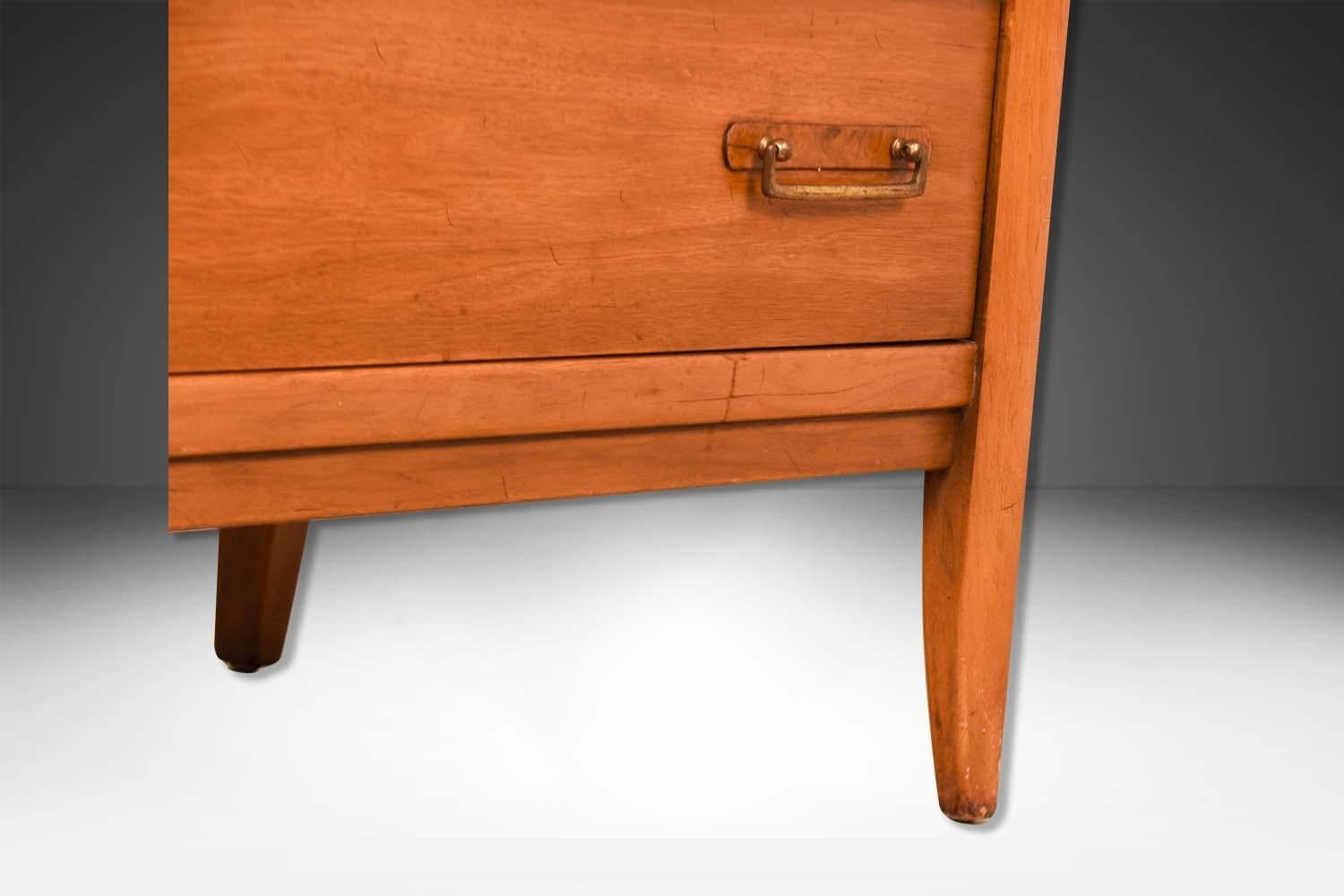 Mid-Century Drexel Dresser Gentleman’s Chest Meridian Collection im Angebot 4