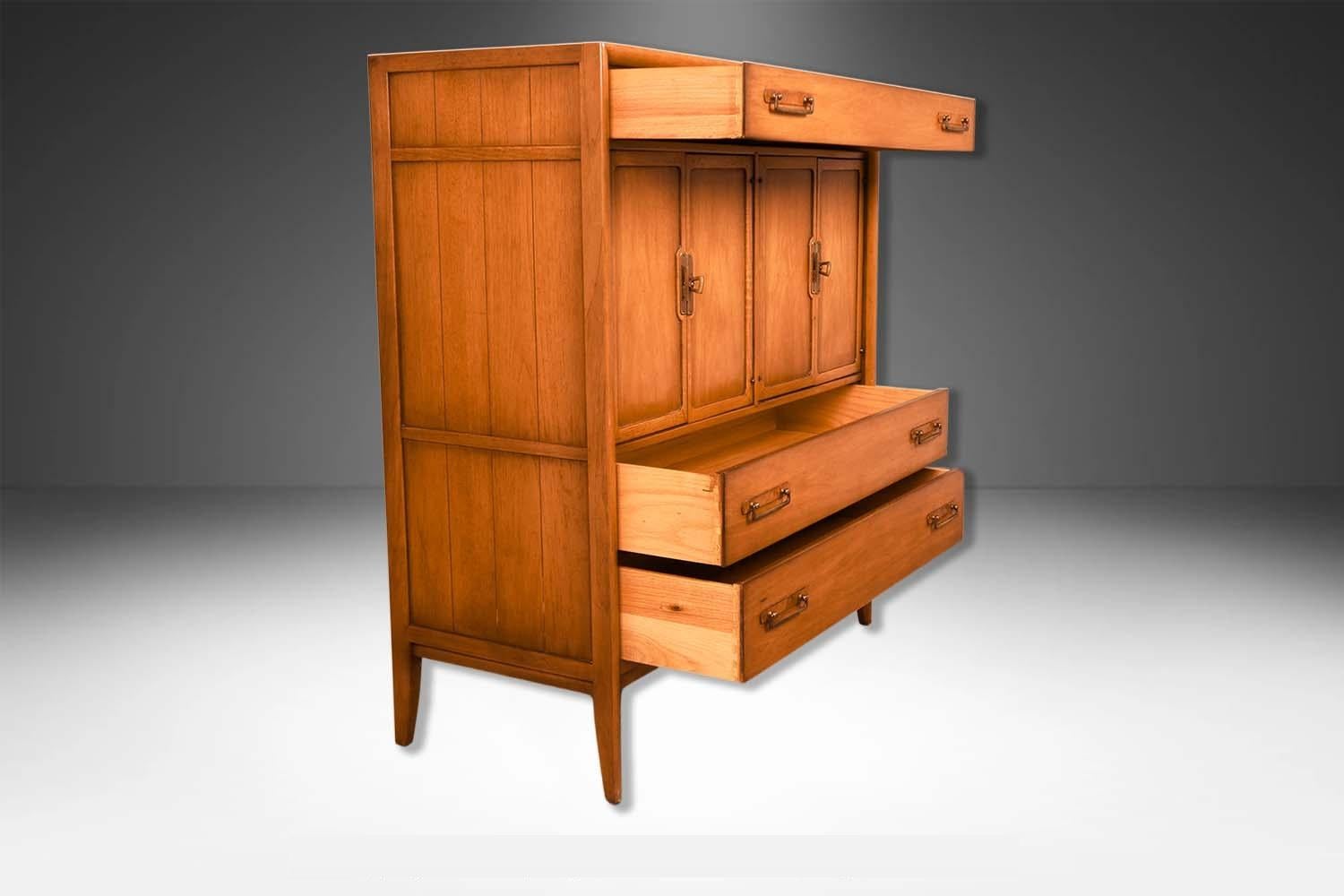Mid-Century Drexel Dresser Gentleman’s Chest Meridian Collection im Angebot 6