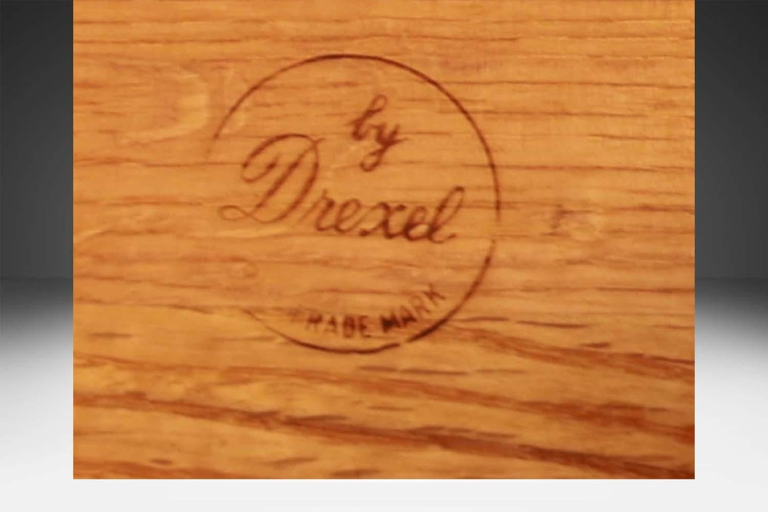 Mid-Century Drexel Dresser Gentleman’s Chest Meridian Collection (Metall) im Angebot