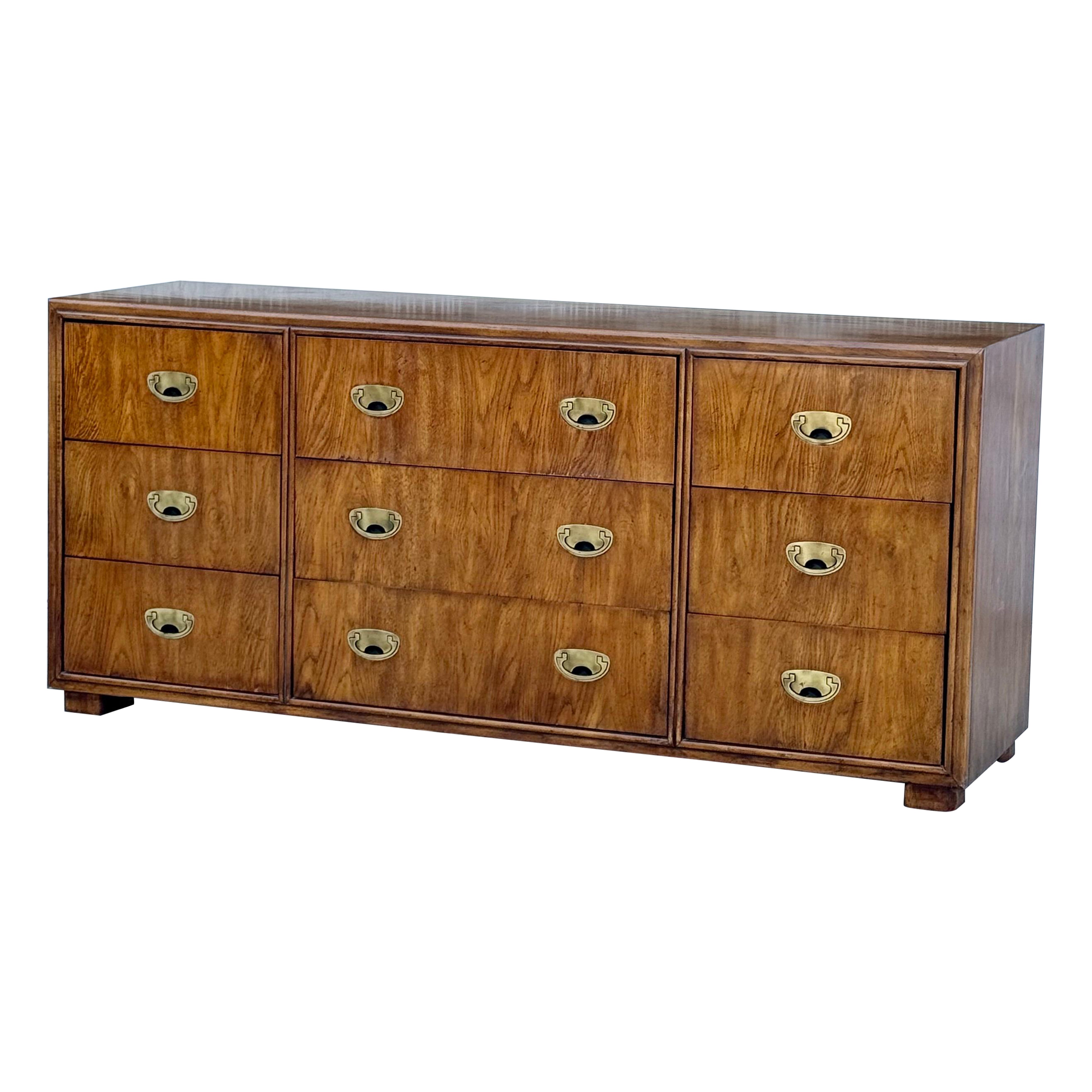 Commode de campagne "Passage" du milieu du siècle de Drexel en vente