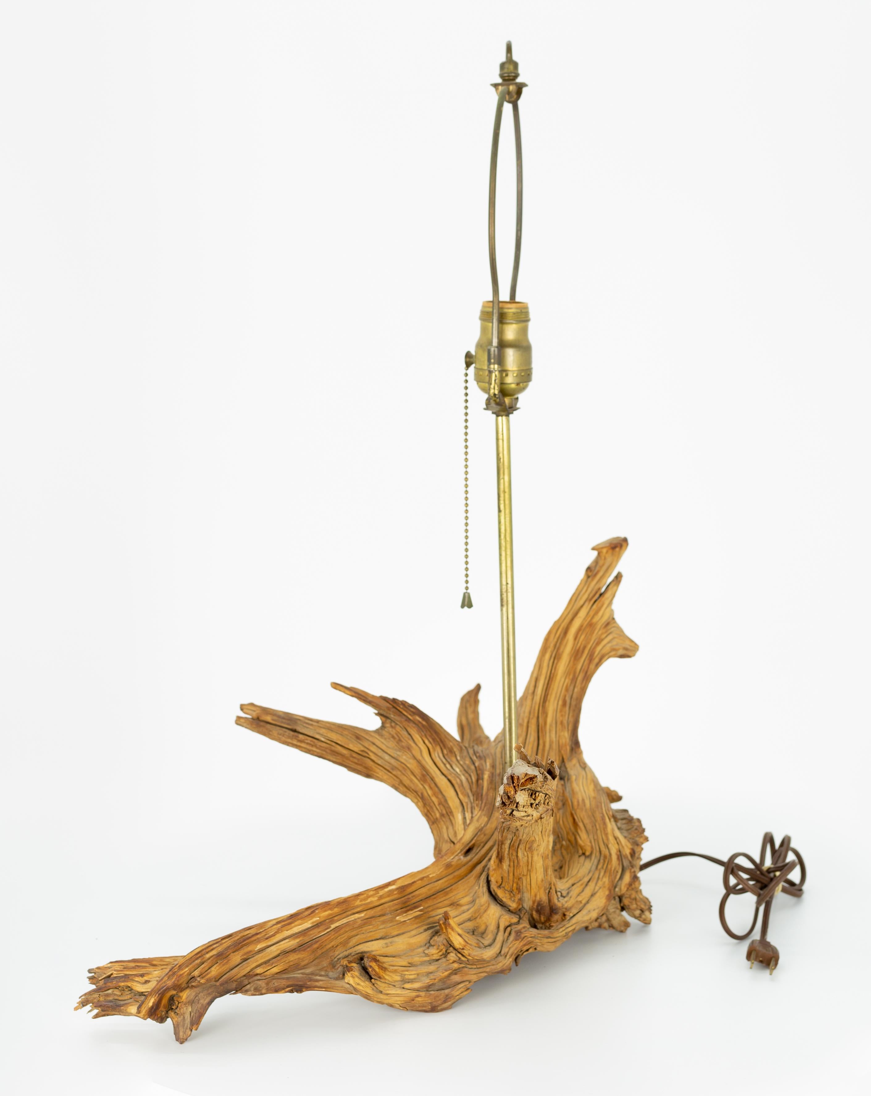 Américain Lampe de table en bois flotté du milieu du siècle en vente