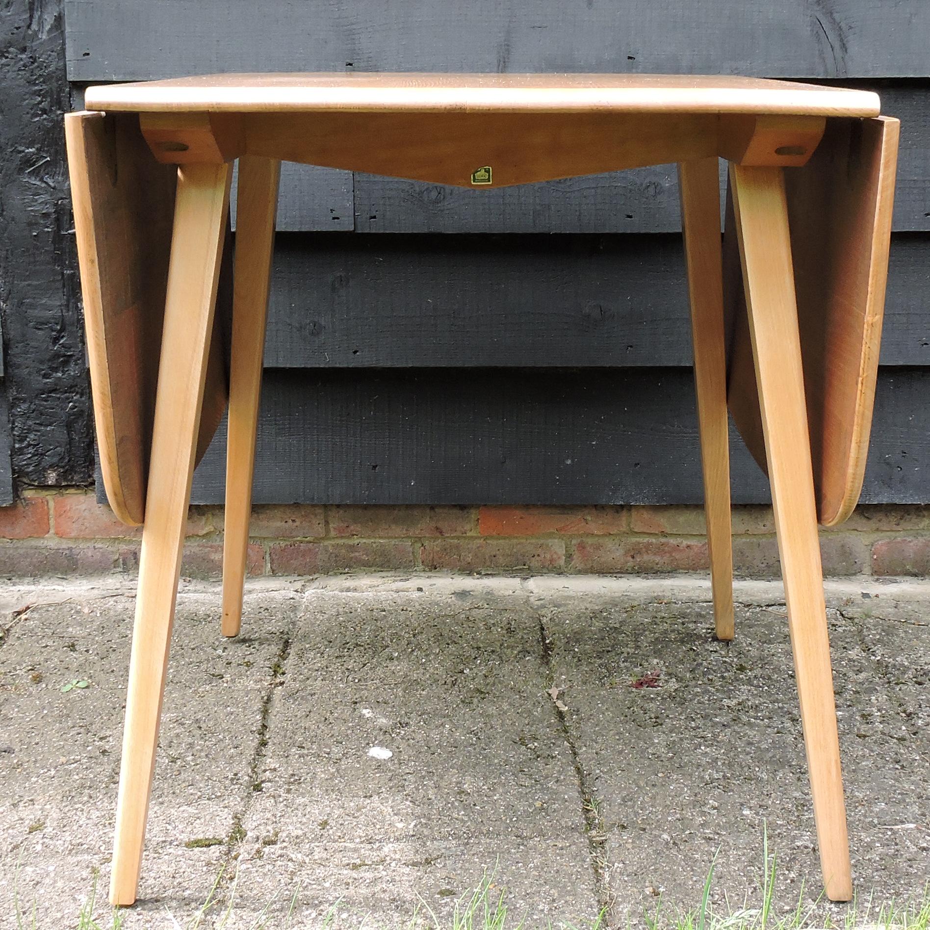 Mid-Century Modern Midcentury Drop-Leaf Dining Table by Lucian Ercolani for Ercol, 1960s