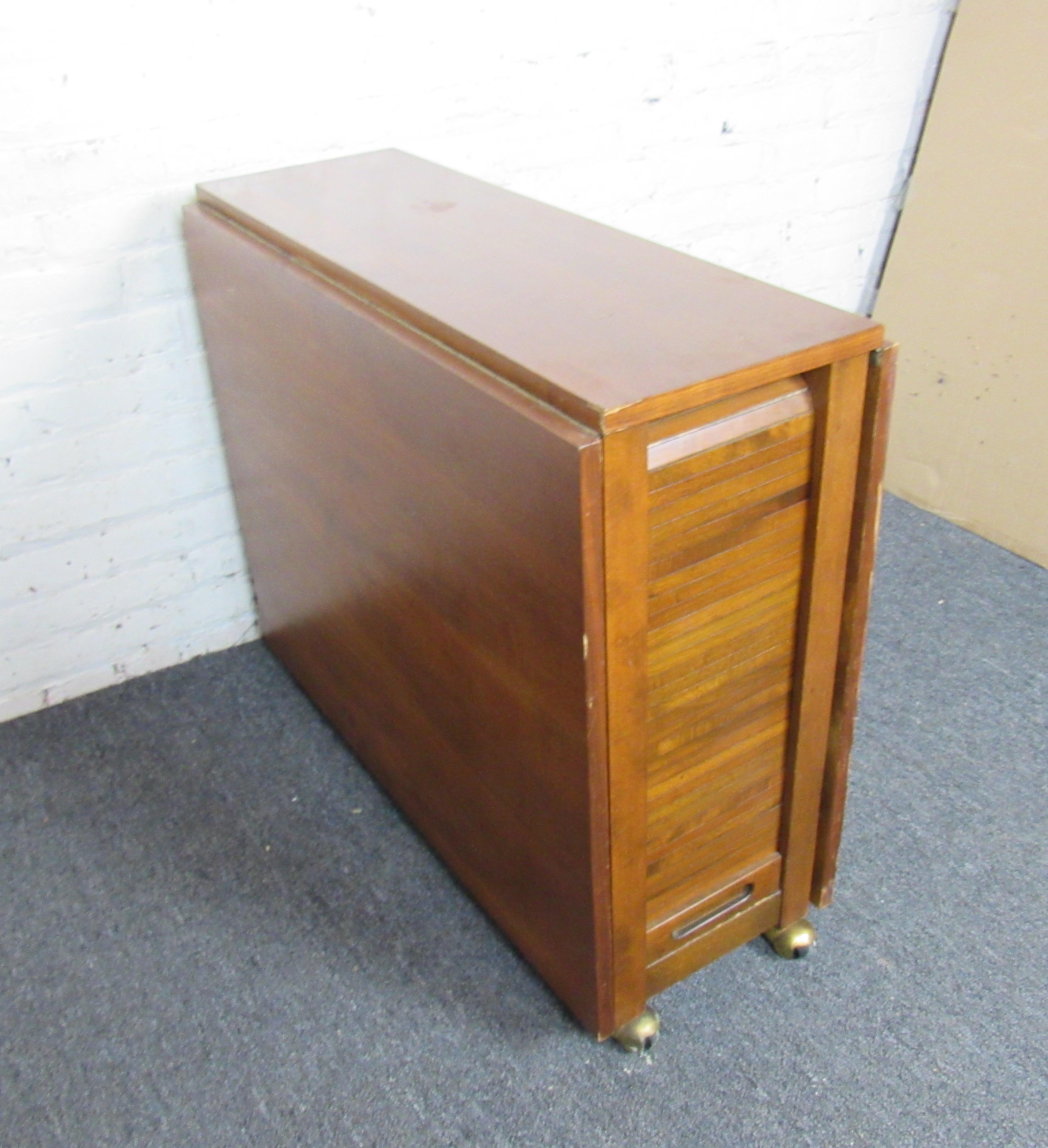 Mid-Century Drop Leaf Table and Chair Set In Good Condition In Brooklyn, NY