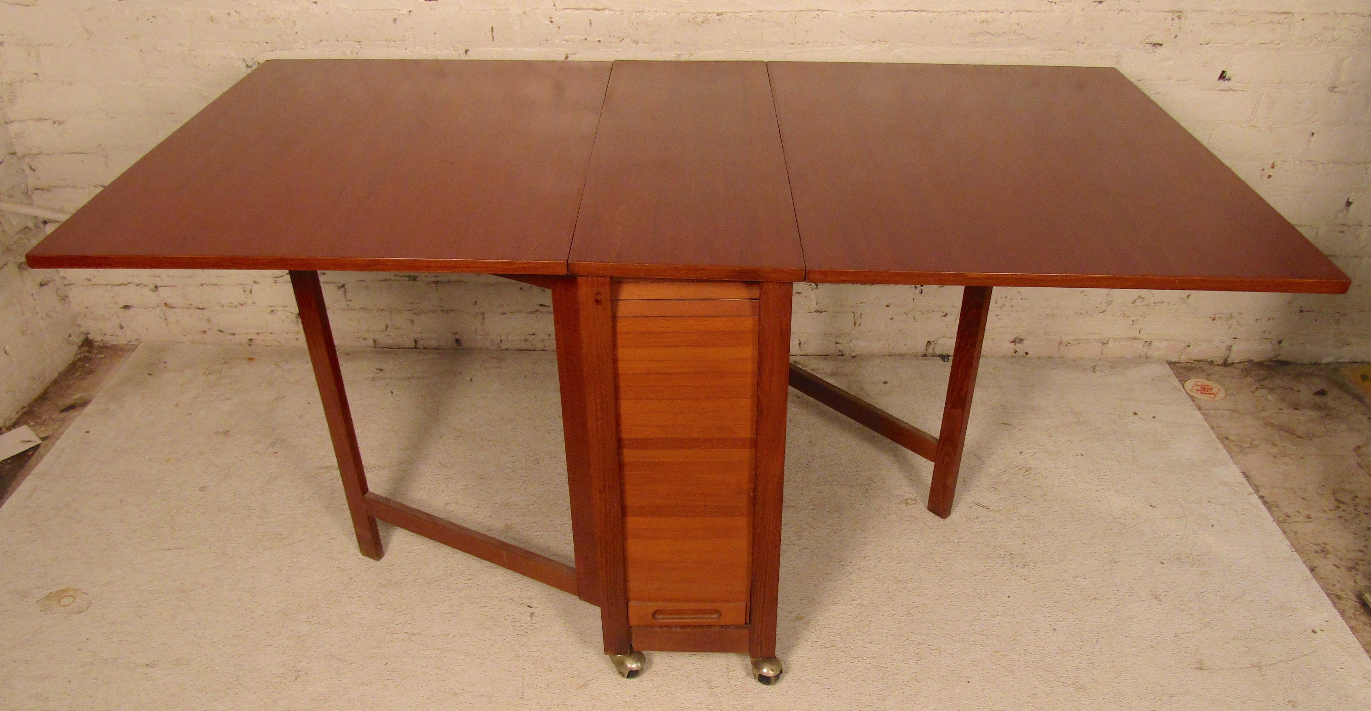 drop leaf table and chairs