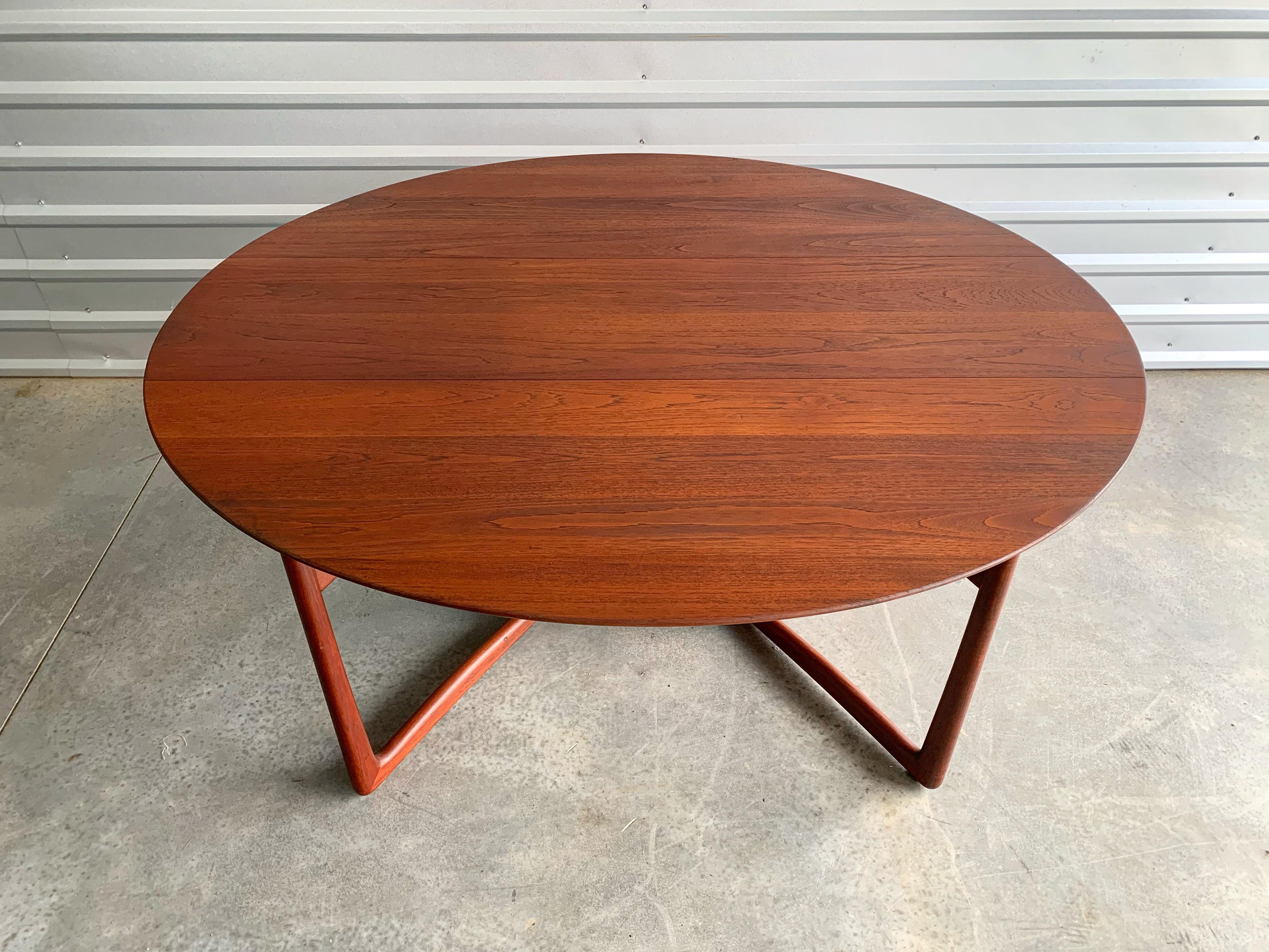 Scandinavian Modern Mid-Century Drop-Leaf Teak Dining Table by Peter Hvidt and Orla Molgaard Nielsen