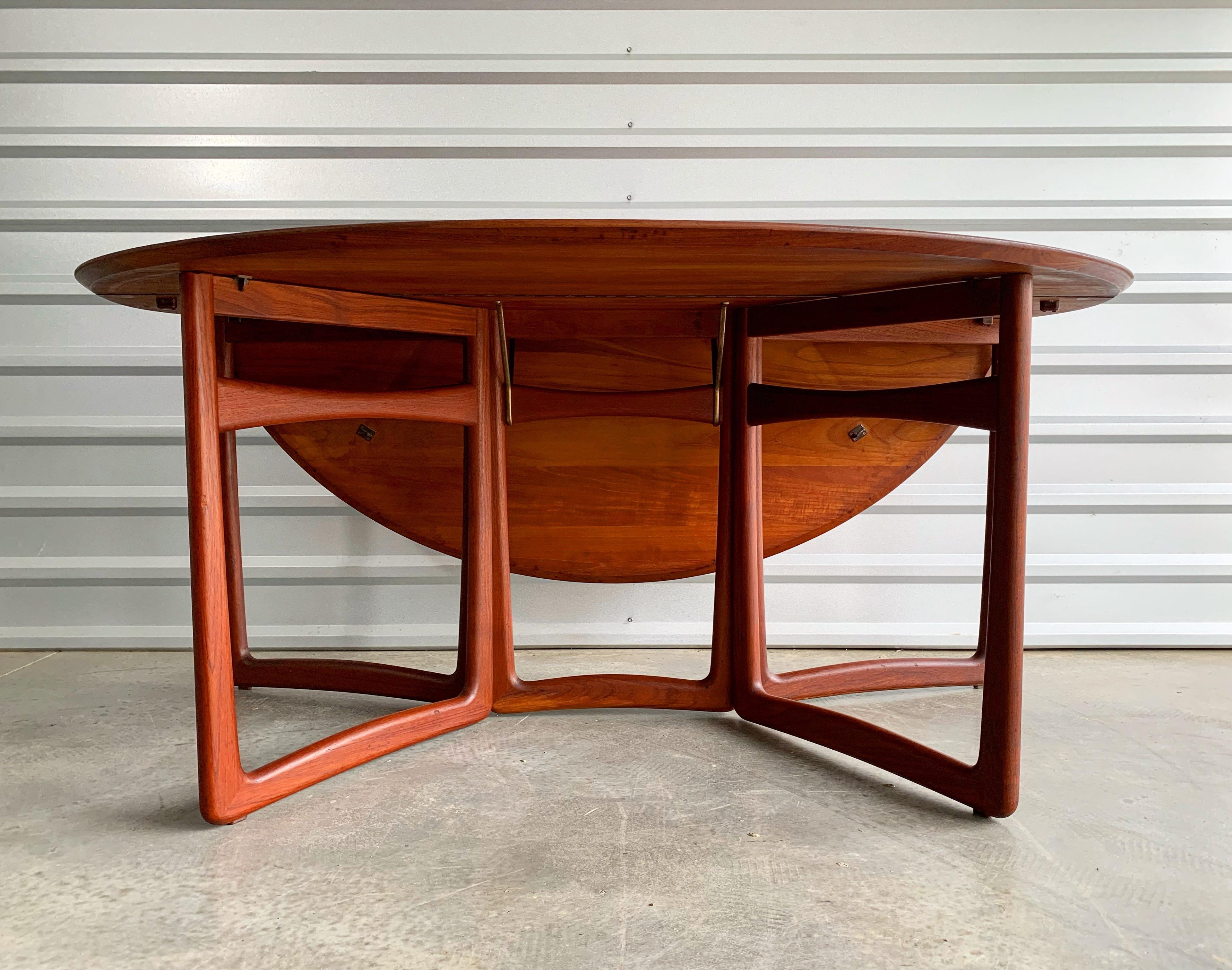 Mid-Century Drop-Leaf Teak Dining Table by Peter Hvidt and Orla Molgaard Nielsen In Good Condition In Framingham, MA