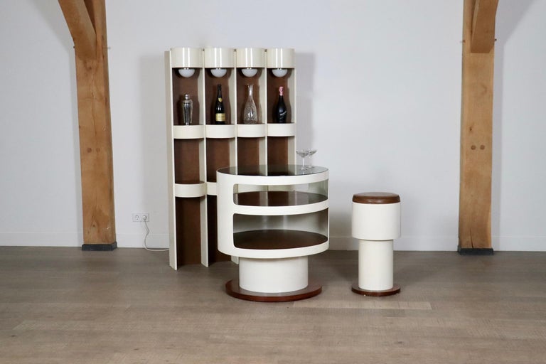 Accessoires de bar du milieu du siècle, ensemble de 6 pièces dans leur emballage d'origine, en acier inoxydable, bois de rose et bande décorative en métal - France
