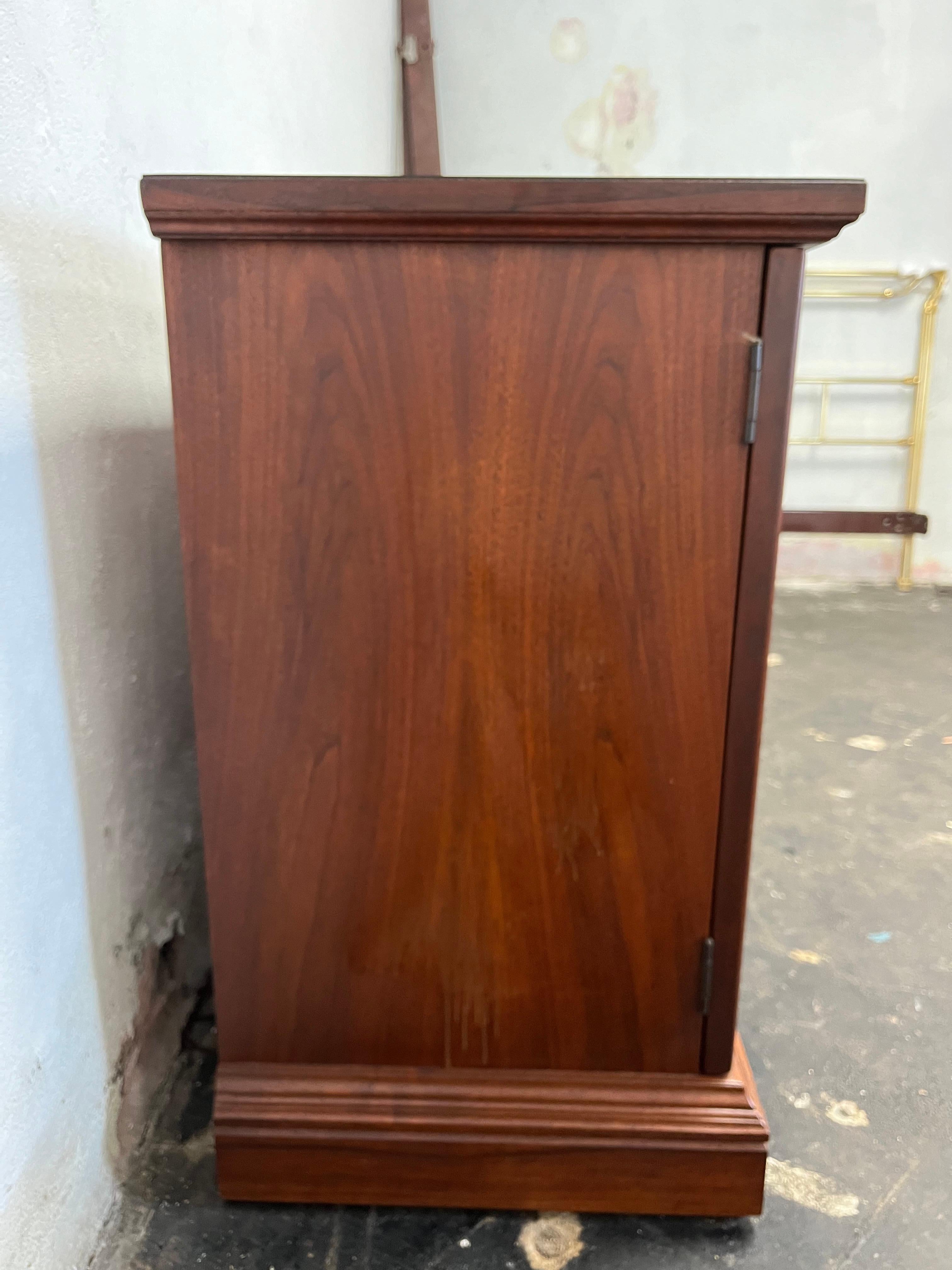 Mid Century Dry Bar Cabinet Walnut In Good Condition In W Allenhurst, NJ