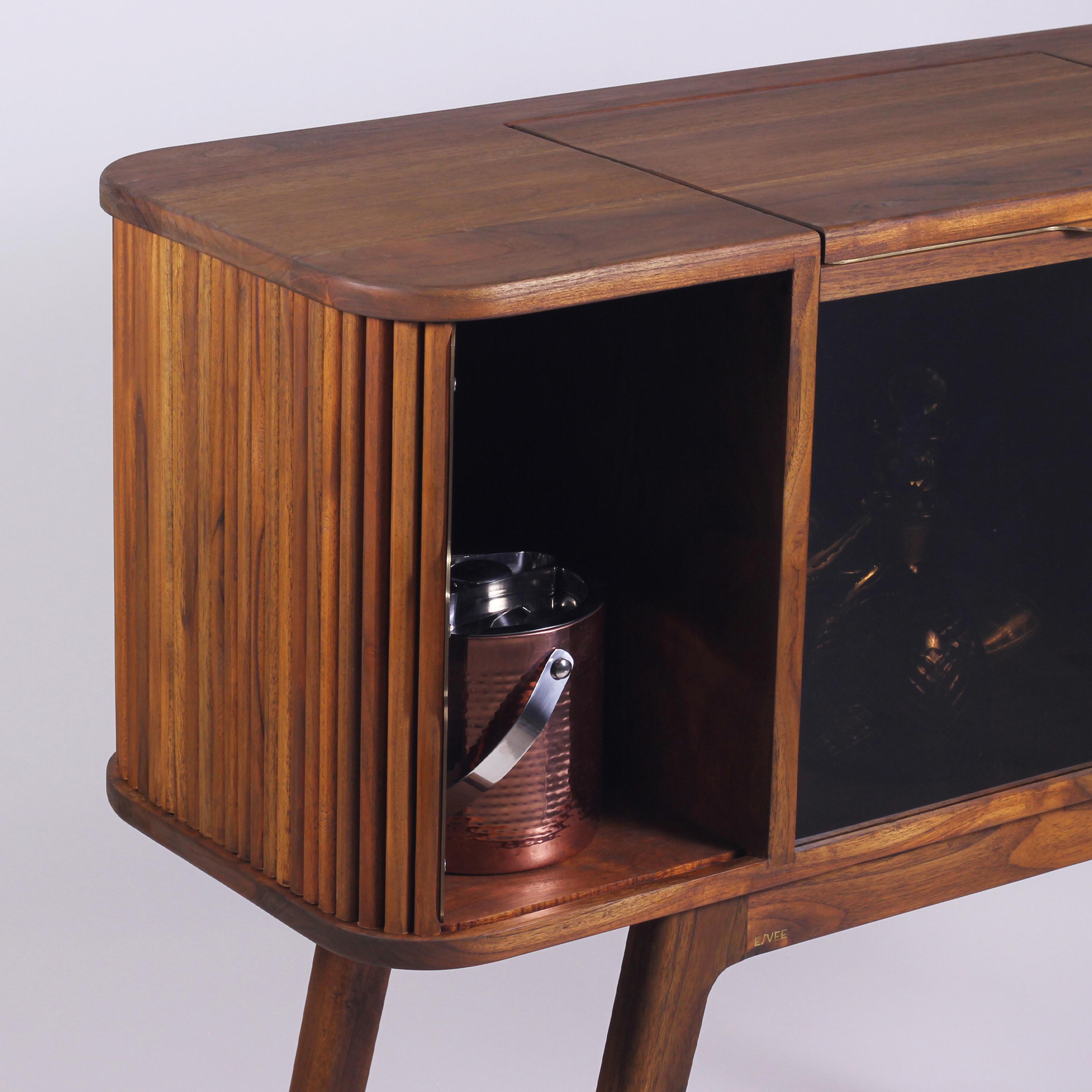 Mid-Century Dry Bar Cabinet with Tambour Doors, in Solid Oak with Brass In New Condition In Hyderabad, TG