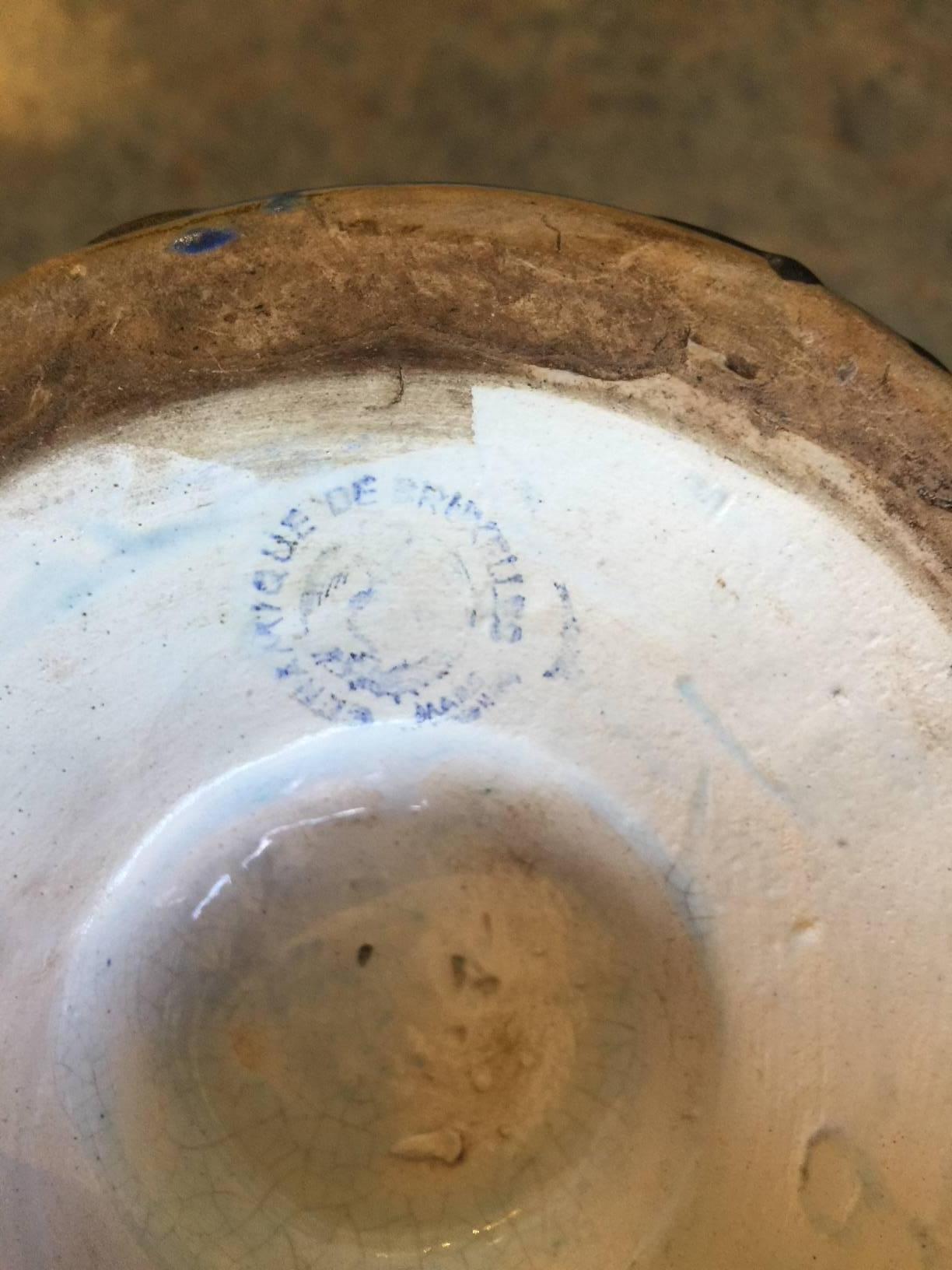 Vaso a doppio manico di Ceramique de Bruxelles, Belgio, con manico in lava. In condizioni ottime in vendita a San Diego, CA