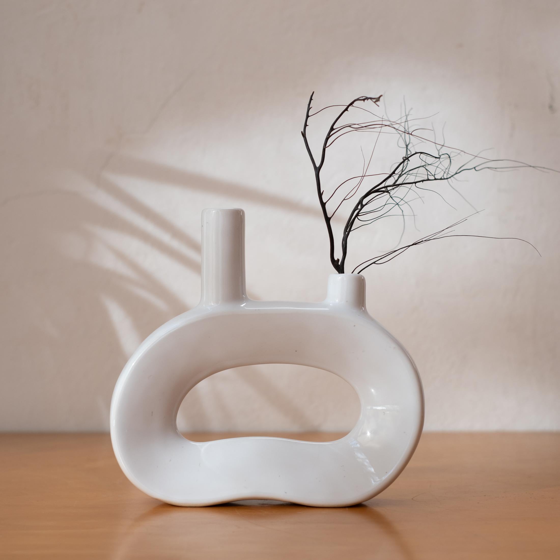 Japanese Mid Century Dual Neck White Ceramic Ikebana Vase Sculpture, Japan 1960 For Sale