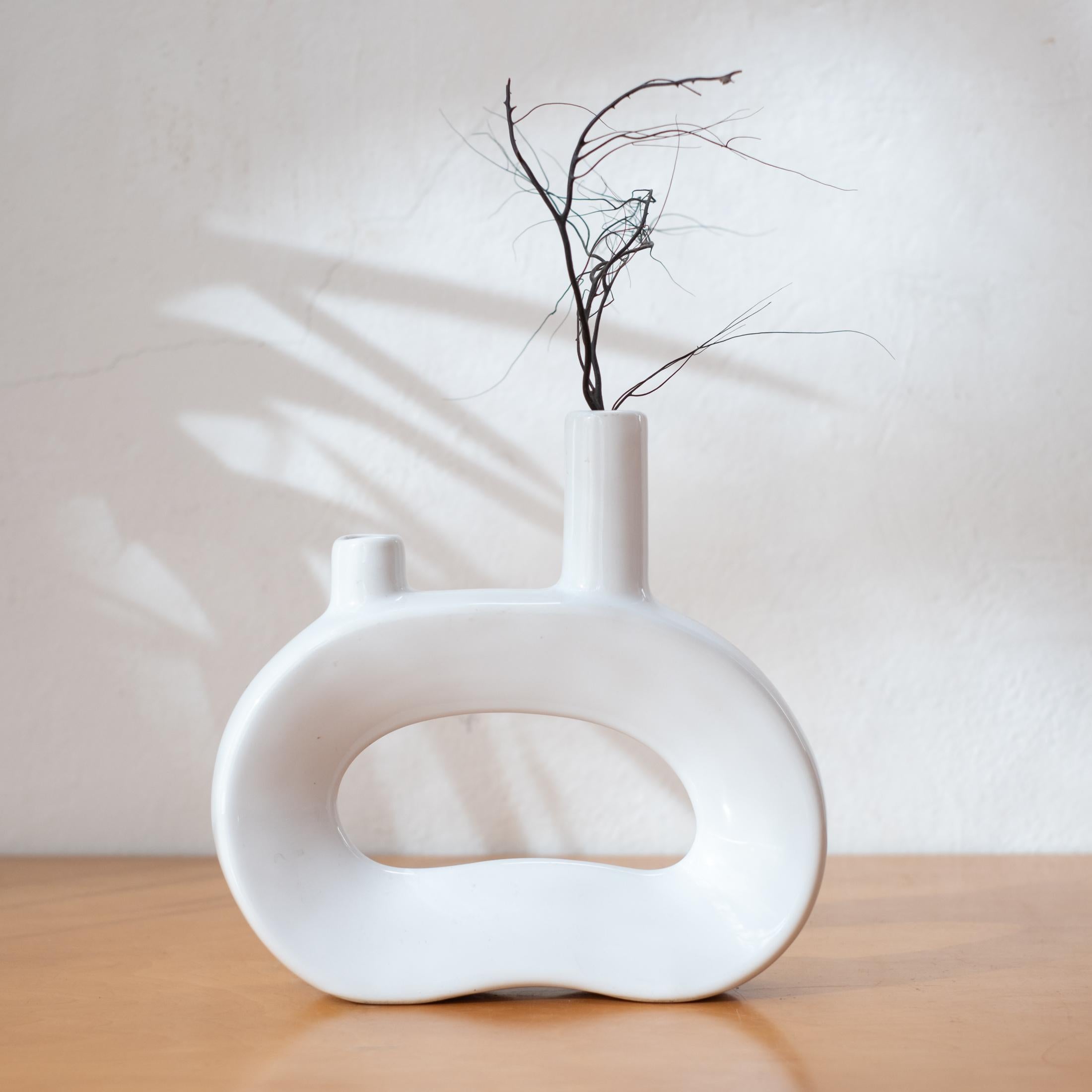 Mid Century Dual Neck White Ceramic Ikebana Vase Sculpture, Japan 1960 For Sale 2