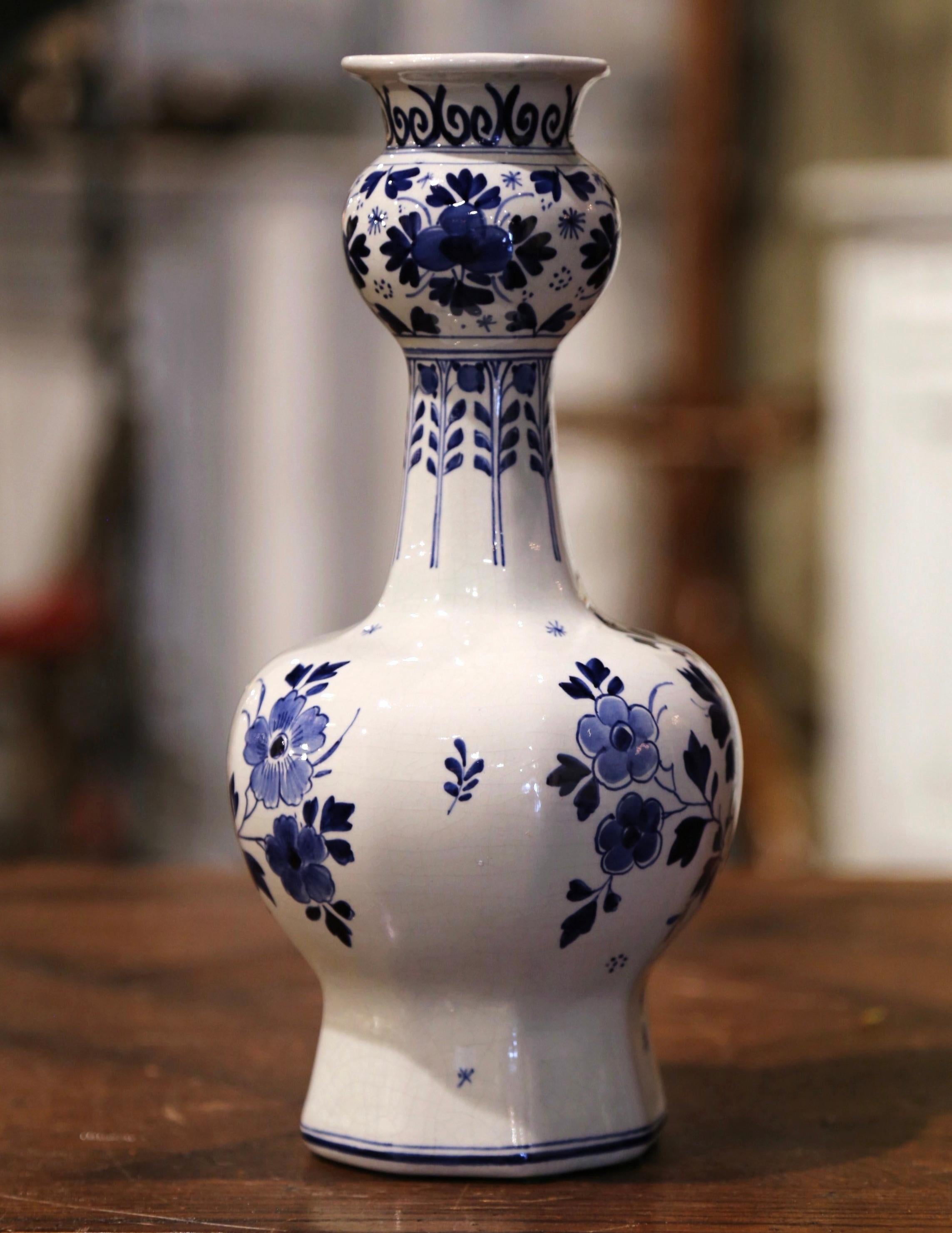 Mid-Century Dutch Blue and White Painted Faience Delft Vase In Excellent Condition In Dallas, TX