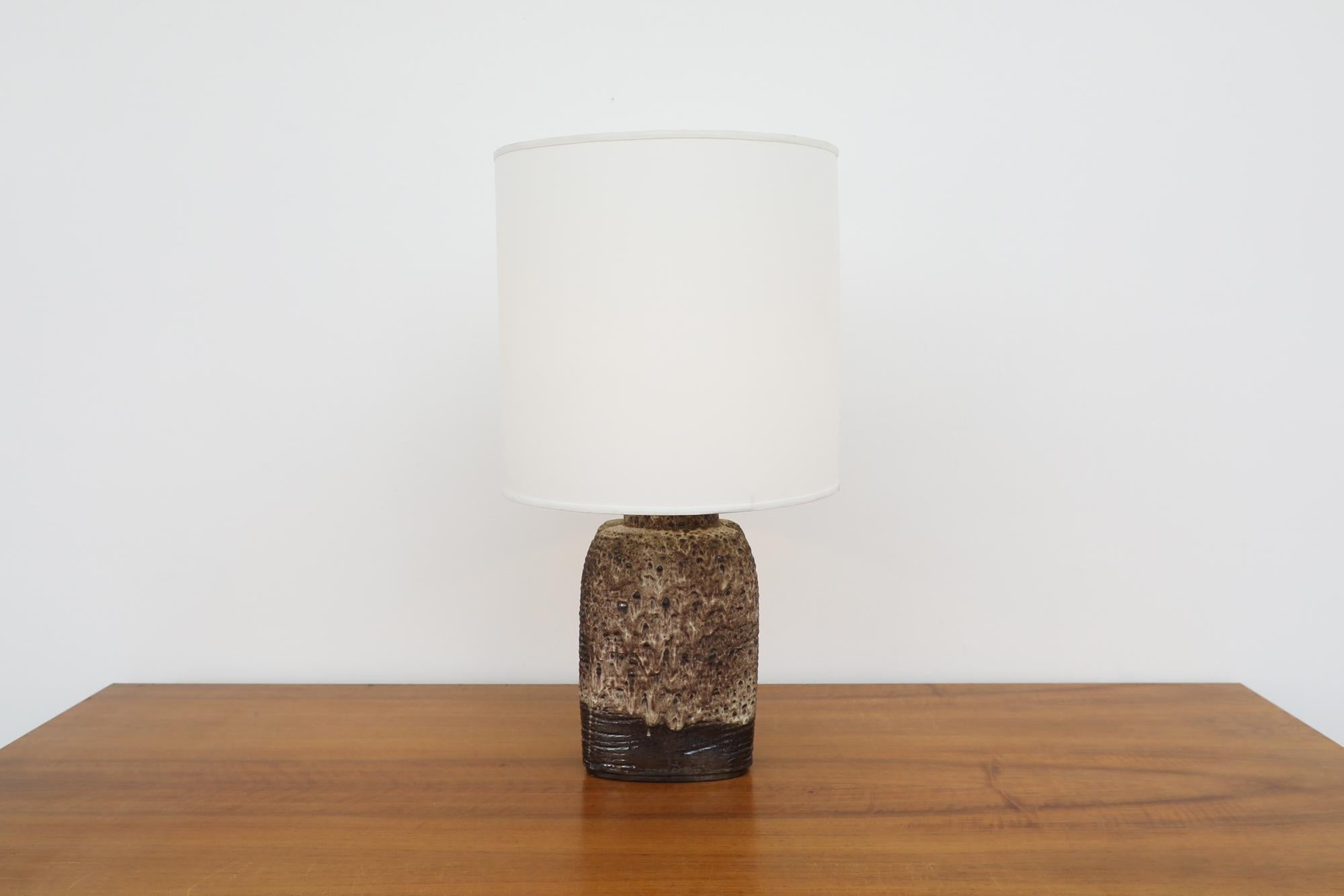 Mid-Century Two Toned Brown Dutch Ceramic Table Lamp w/ New White Linen Shade For Sale 8