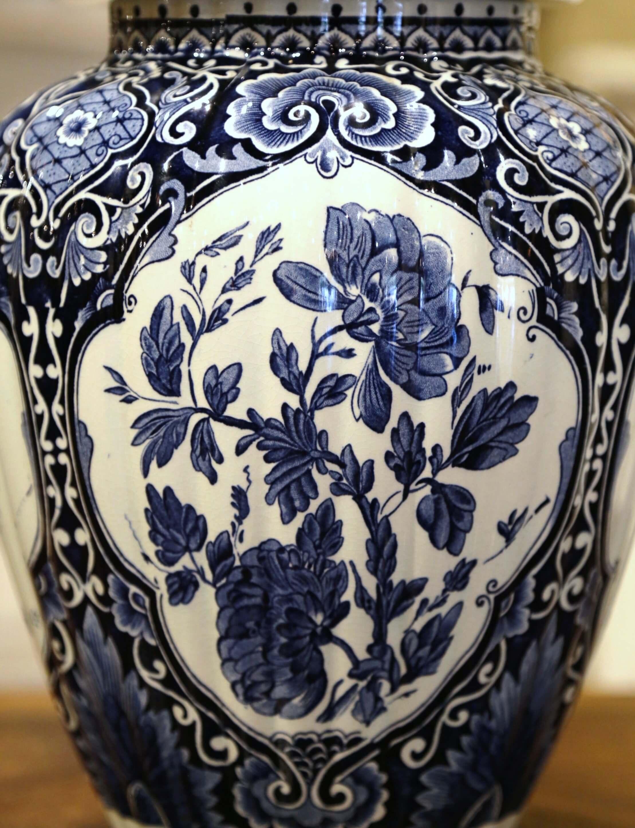 Ceramic Mid-Century Dutch Faience Blue and White Painted Delft Ginger Jar with Lid For Sale