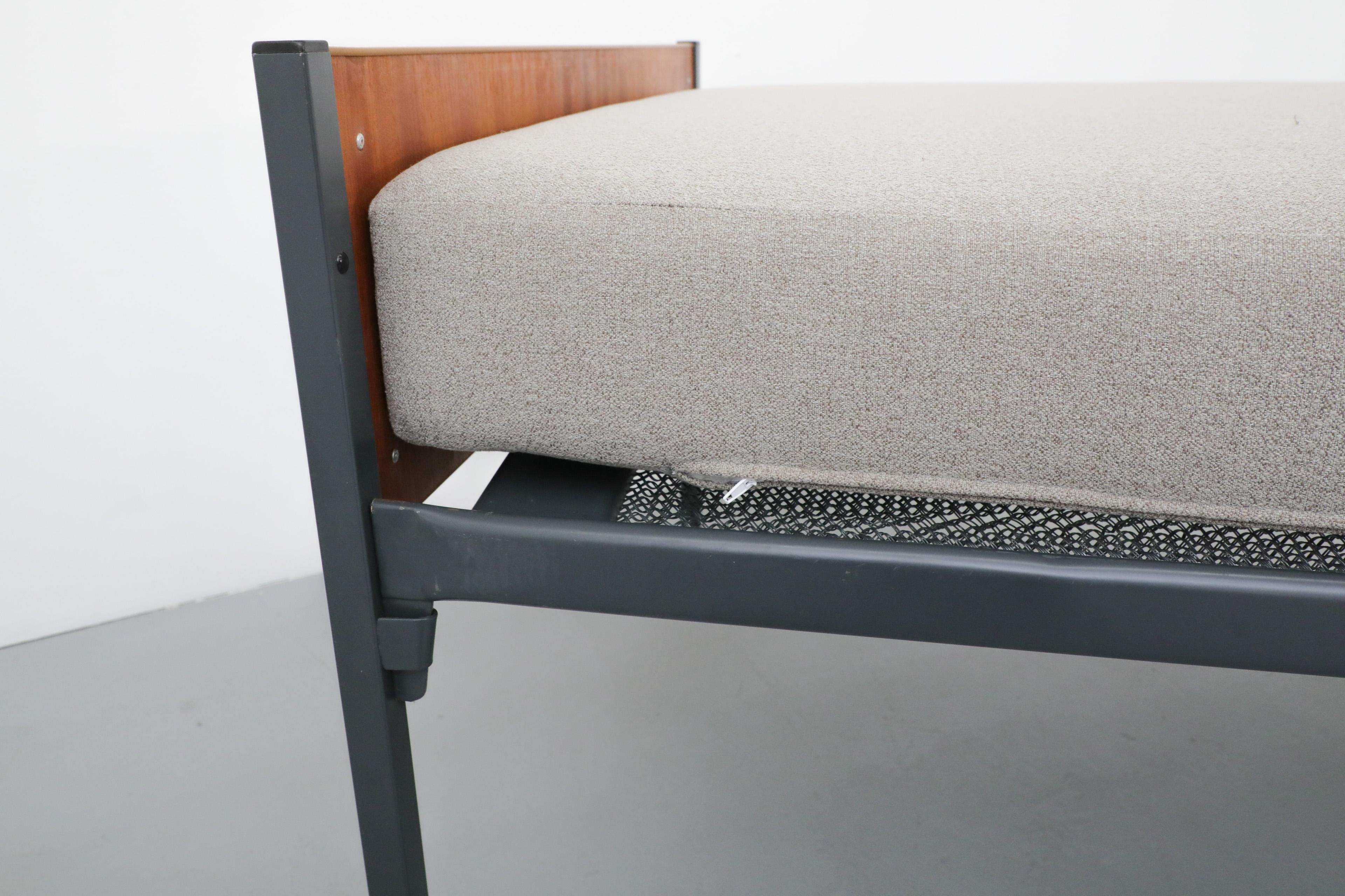 Mid-Century Friso Kramer Inspired Dutch Teak Daybed with New Grey Mattress For Sale 2