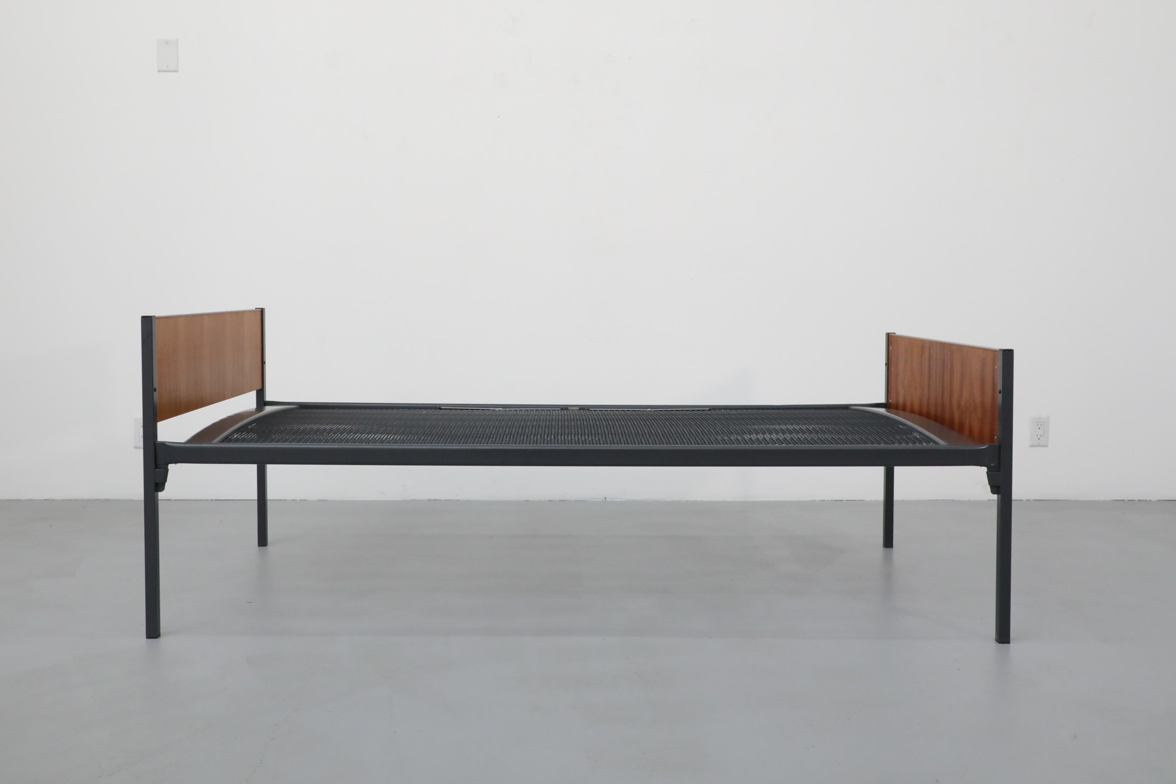 Mid-Century Friso Kramer Inspired Dutch Teak Daybed with New Grey Mattress For Sale 7