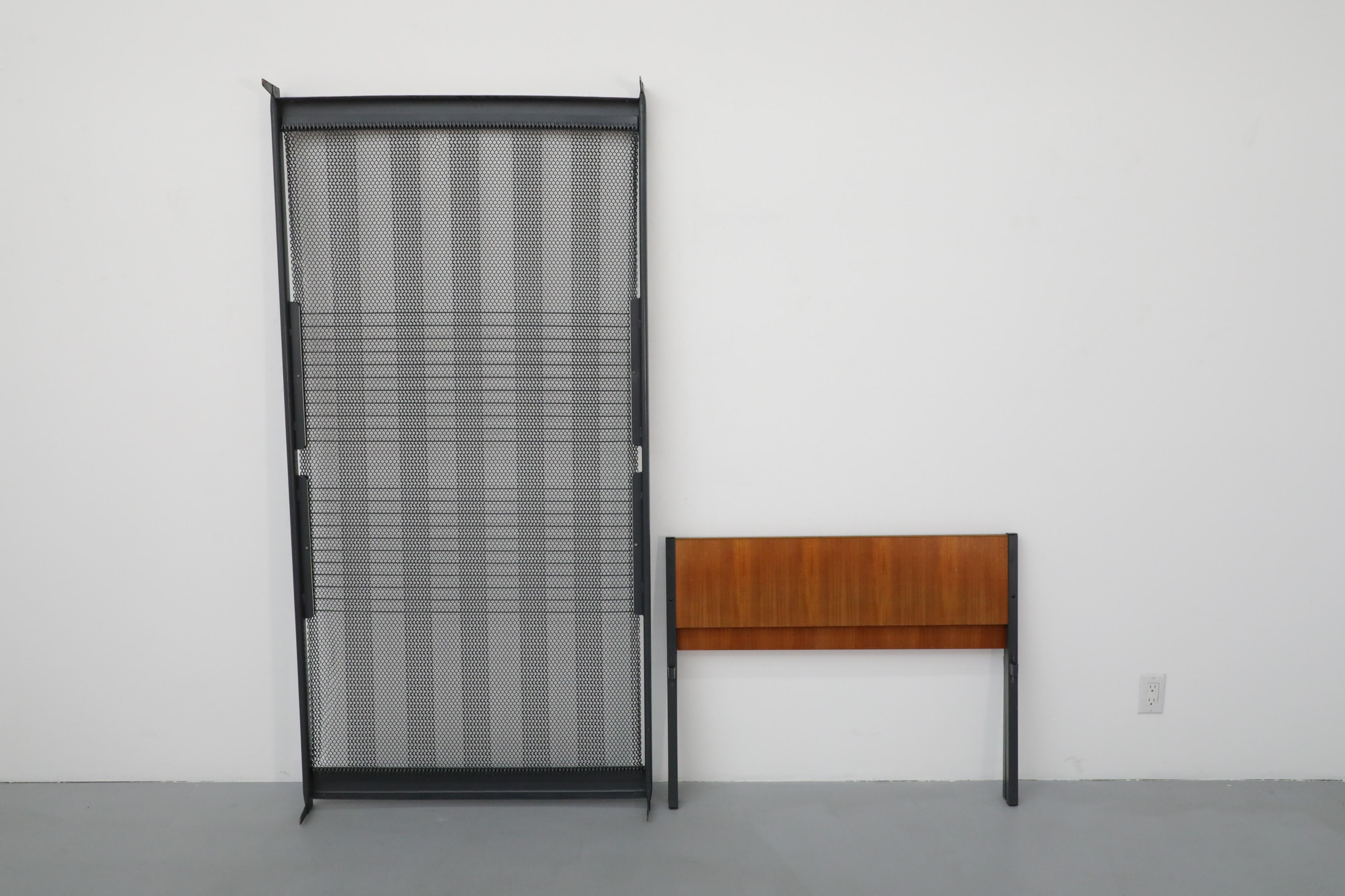 Mid-Century Friso Kramer Inspired Dutch Teak Daybed with New Grey Mattress For Sale 12