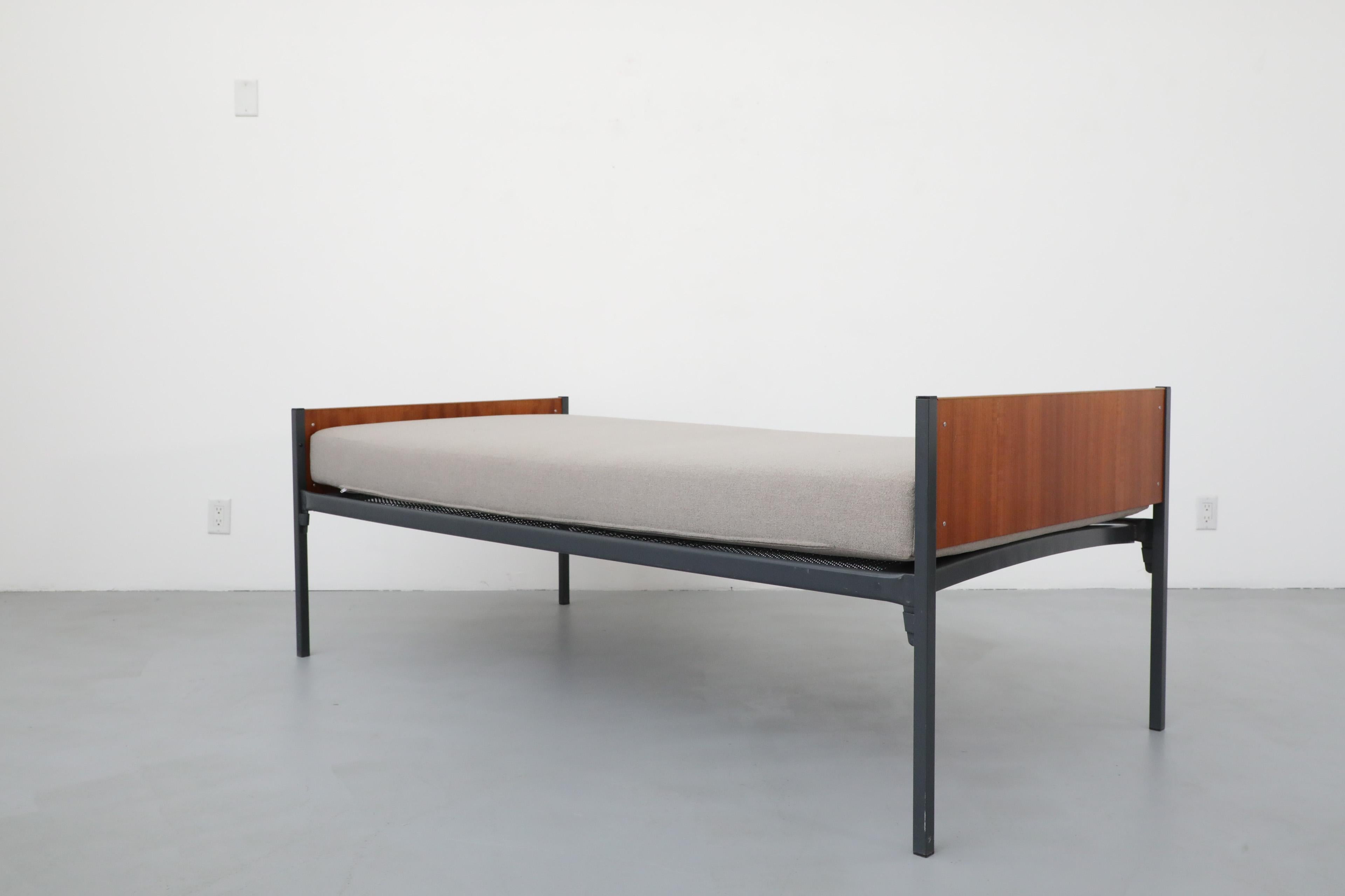 Mid-20th Century Mid-Century Friso Kramer Inspired Dutch Teak Daybed with New Grey Mattress For Sale