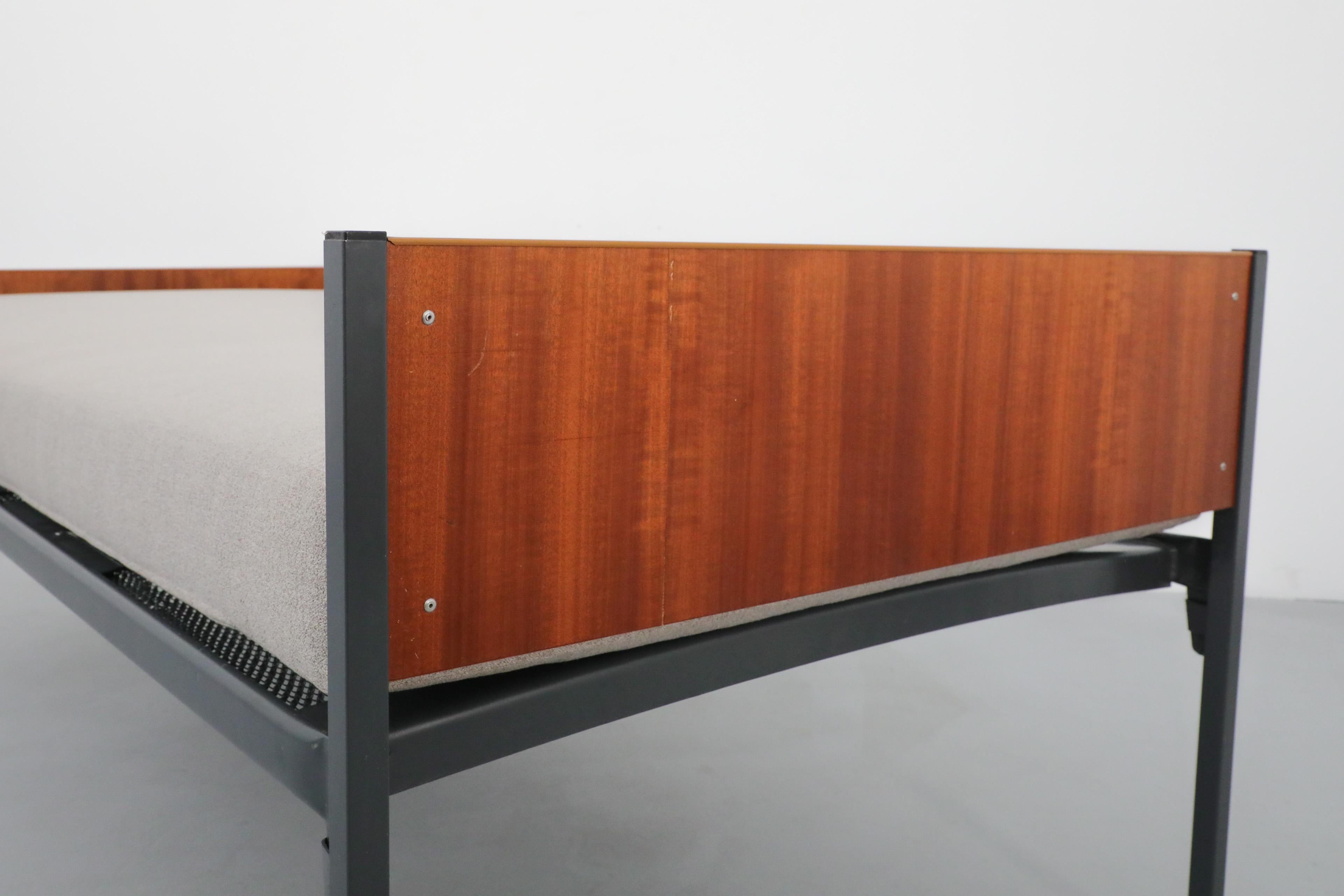 Mid-Century Friso Kramer Inspired Dutch Teak Daybed with New Grey Mattress For Sale 1