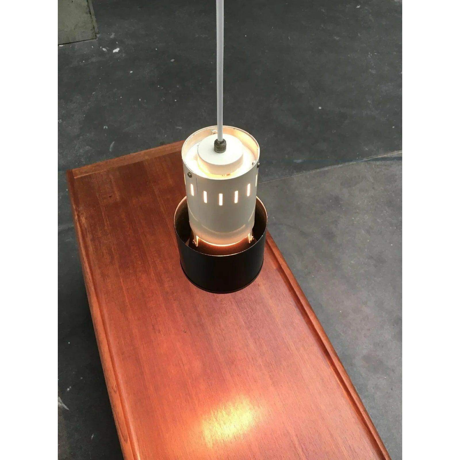 Metallo Lampada a sospensione minimalista olandese di metà secolo attribuita a Louis Kalff, anni '50 in vendita