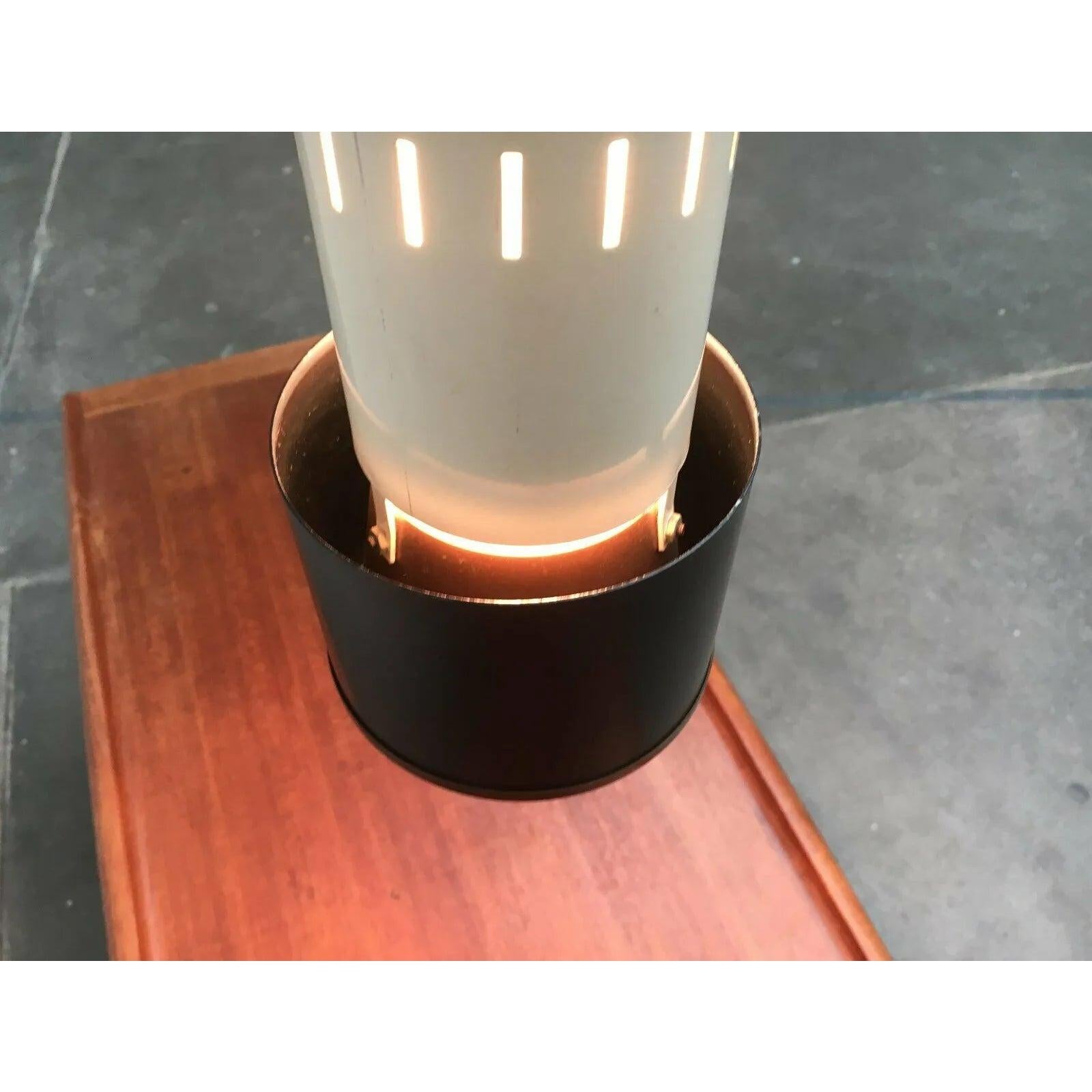 Lampada a sospensione minimalista olandese di metà secolo attribuita a Louis Kalff, anni '50 in vendita 1