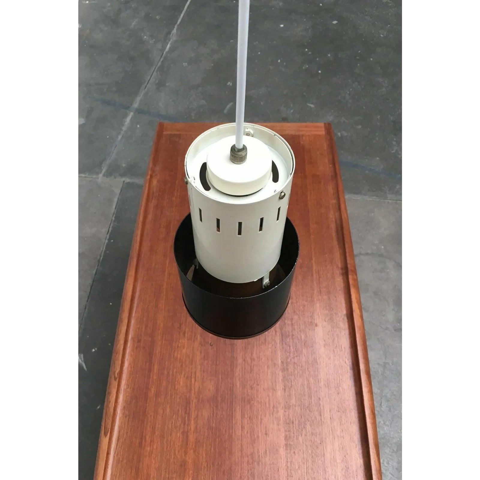 Lampada a sospensione minimalista olandese di metà secolo attribuita a Louis Kalff, anni '50 in vendita 2