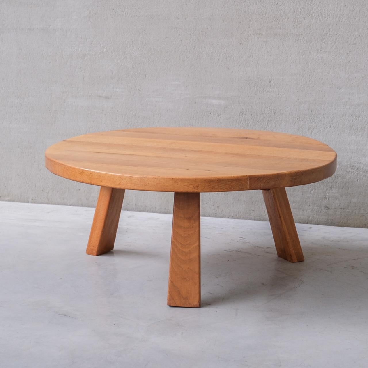 A blonde oak circular coffee table, 

Netherlands, circa 1970s. 

Raised over tripod legs. 

Good vintage condition, some scuffs and wear commensurate with age.

INTERNAL REF: 284/CT005 

Location: Belgium Gallery. 

Dimensions: 100