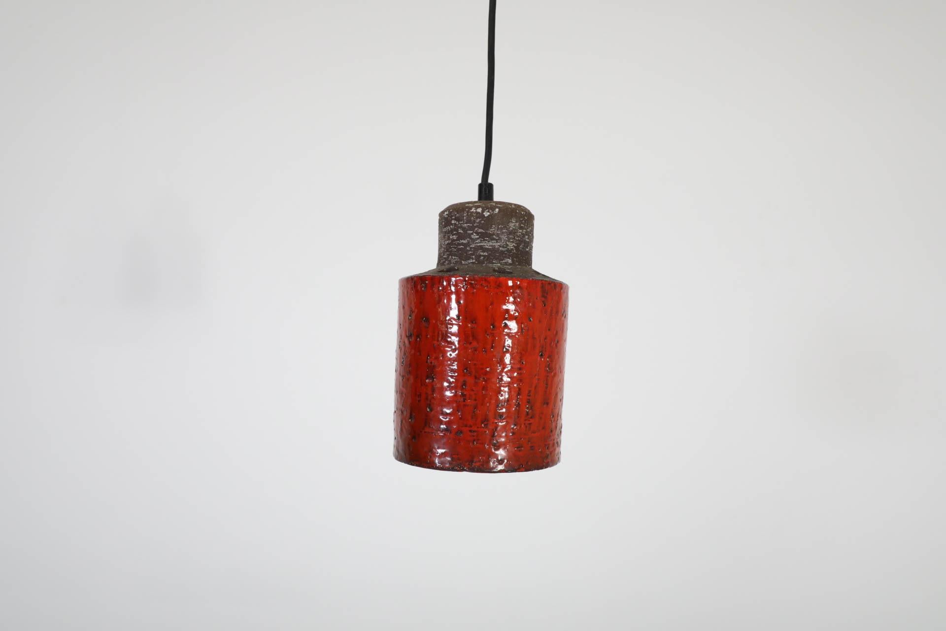 Ceramica Pendente da soffitto olandese di metà secolo in ceramica smaltata rossa con tagli in vendita