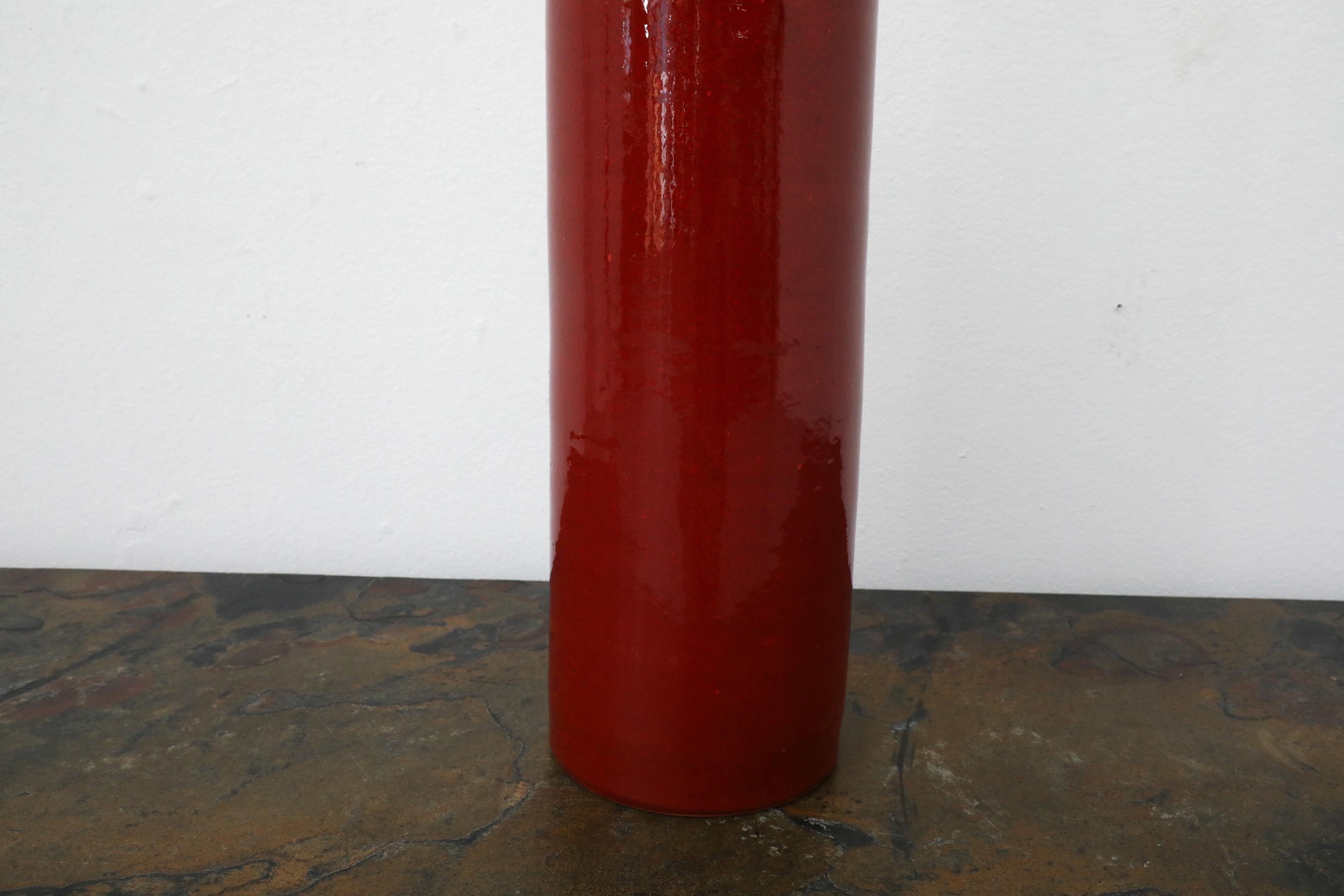 Jarrón de cerámica con forma de botella de vino tinto holandés de mediados de siglo en Bueno estado para la venta en Los Angeles, CA