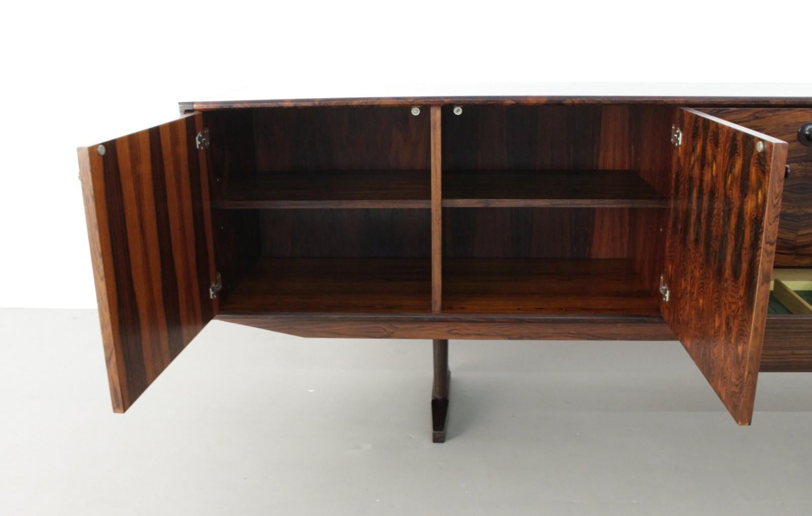 Dutch Mid-Century Modern sideboard by Fristho 6