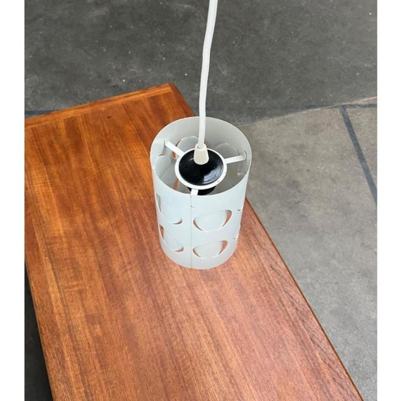 Lampe suspendue perforée du milieu du siècle de NO AGE Space par RAAK, années 1960 en vente 6