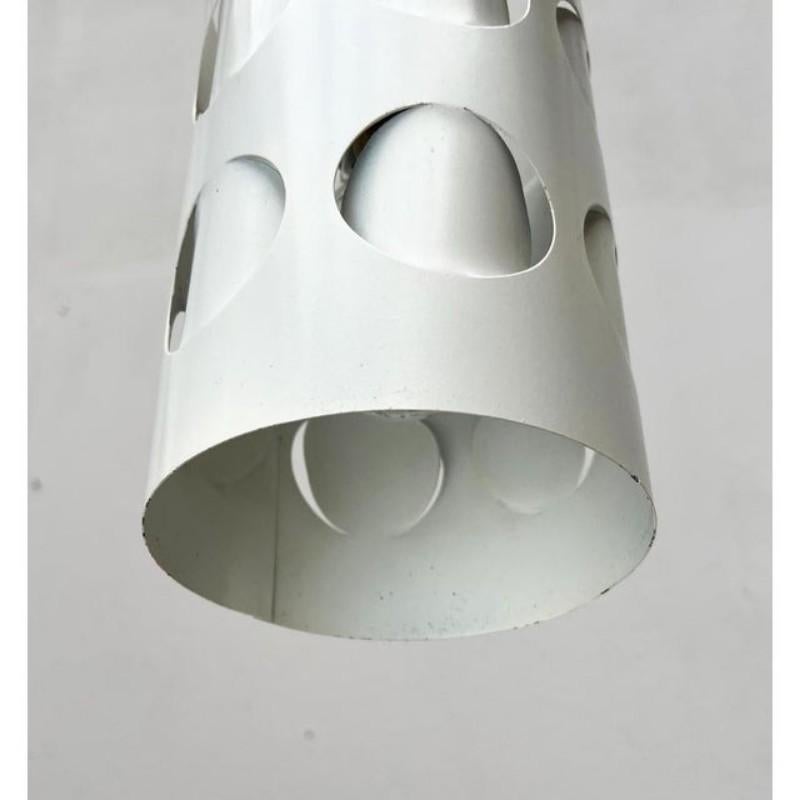 Lampe suspendue perforée du milieu du siècle de NO AGE Space par RAAK, années 1960 en vente 10