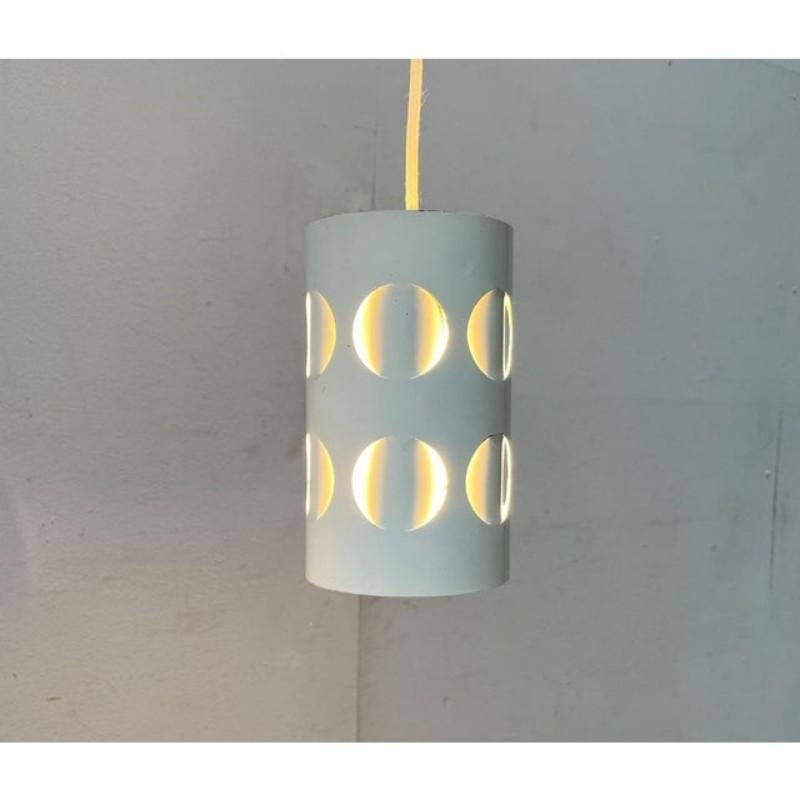 Lampe suspendue perforée du milieu du siècle de NO AGE Space par RAAK, années 1960 en vente 11