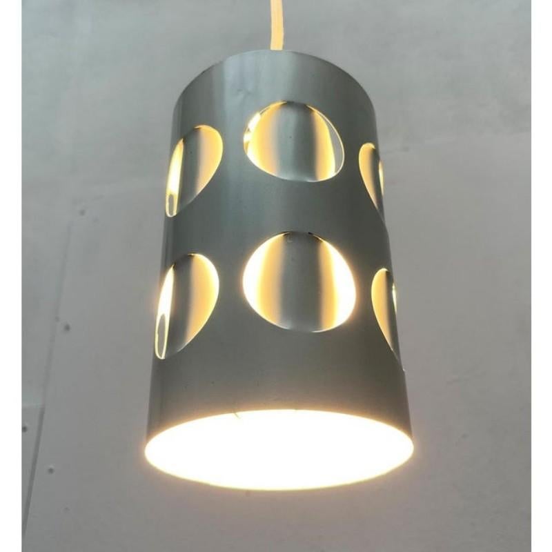 Lampe suspendue perforée du milieu du siècle de NO AGE Space par RAAK, années 1960 en vente 2