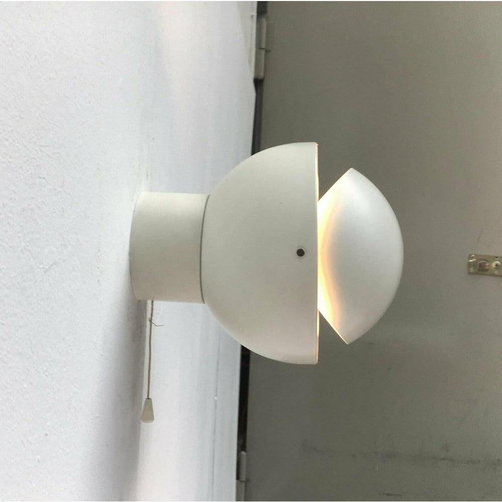 Lampada da parete olandese di metà secolo in stile NO AGE di Radboud Van Beekum per RAAK, 1960 in vendita 4