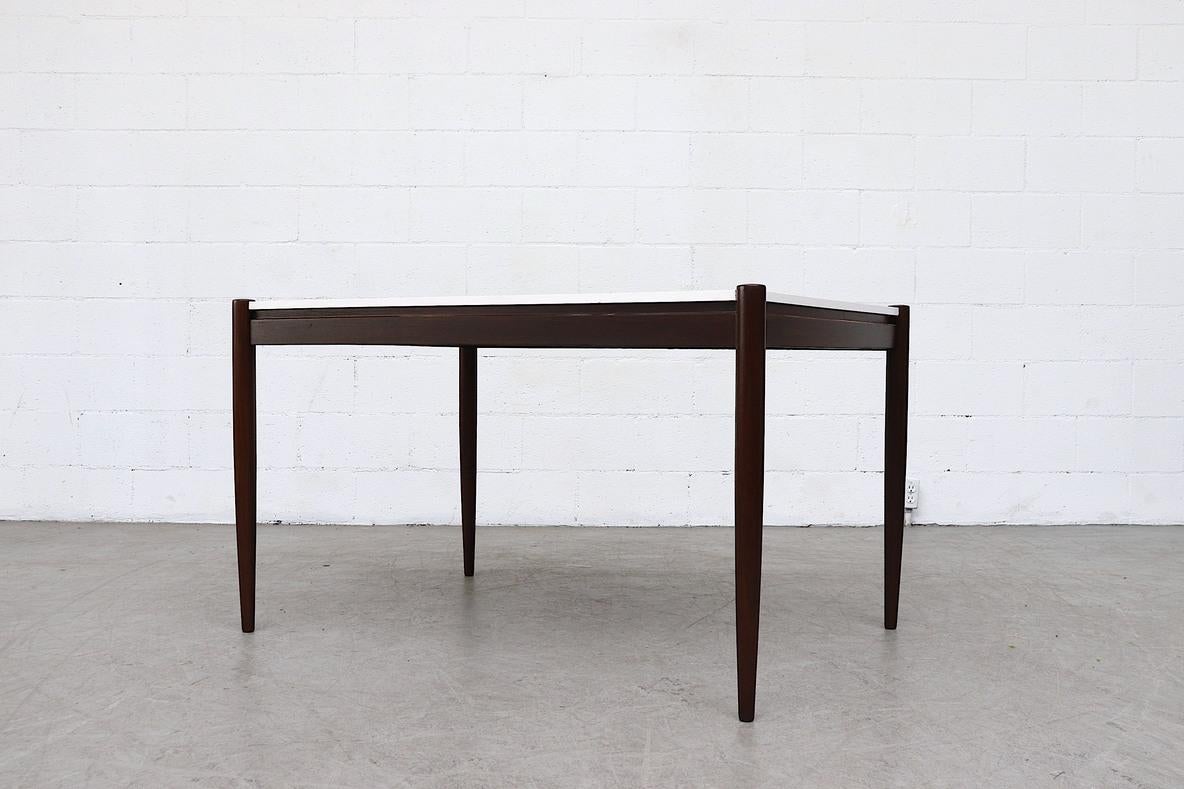 Table de salle à manger hollandaise du milieu du siècle en wengé et formica blanc, Attr. Pastoe, 1960 en vente 3