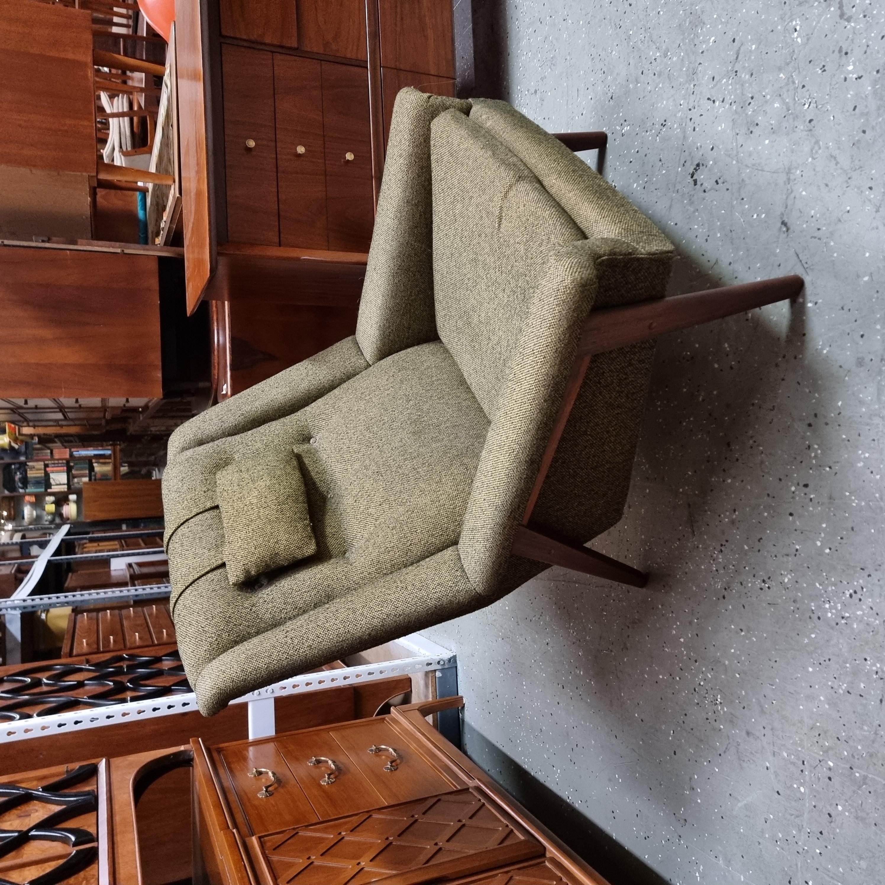 MidCentury DUX Lounge Chair at 1stDibs