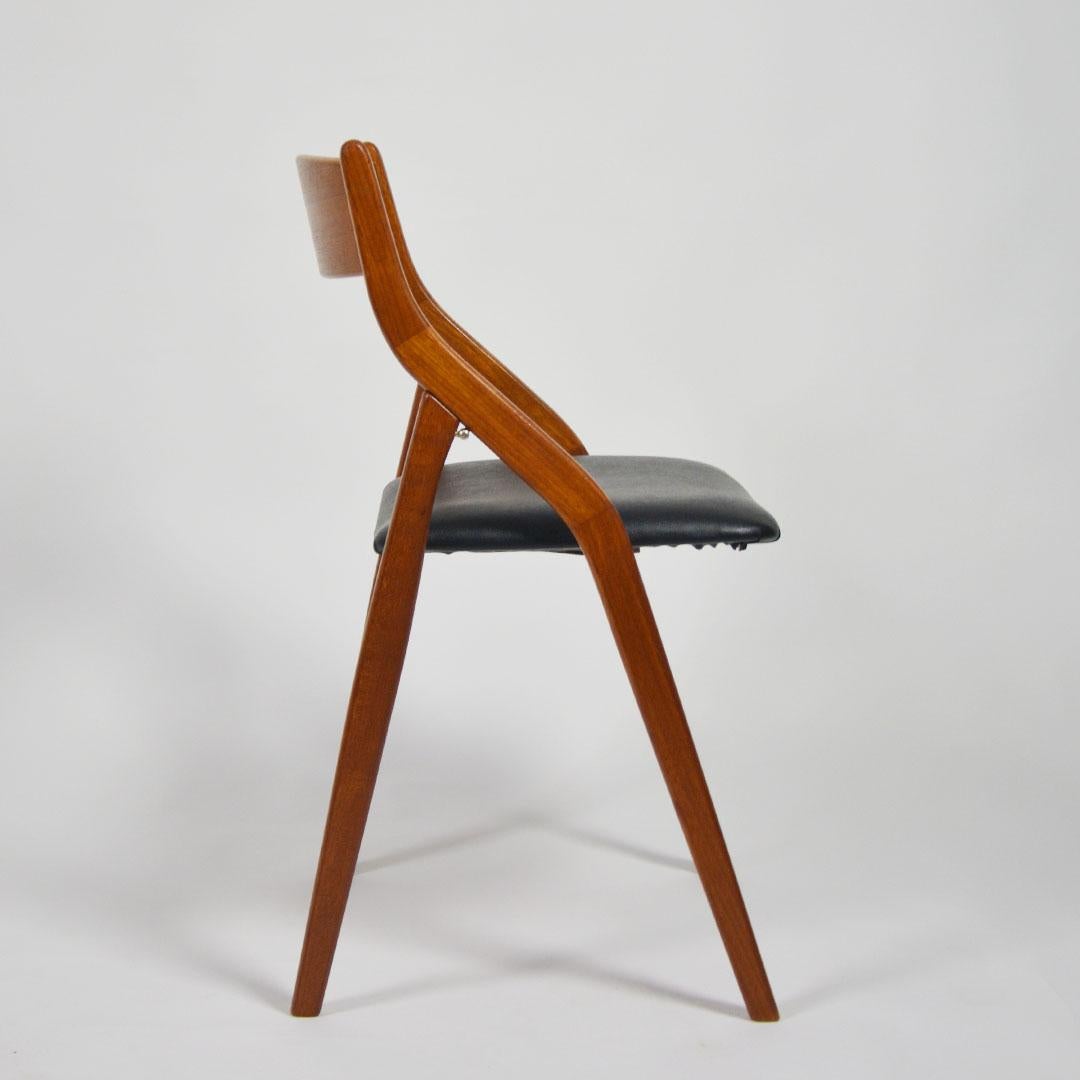 Mid-Century Modern Mid Century Dyrlund Folding Chair For Sale