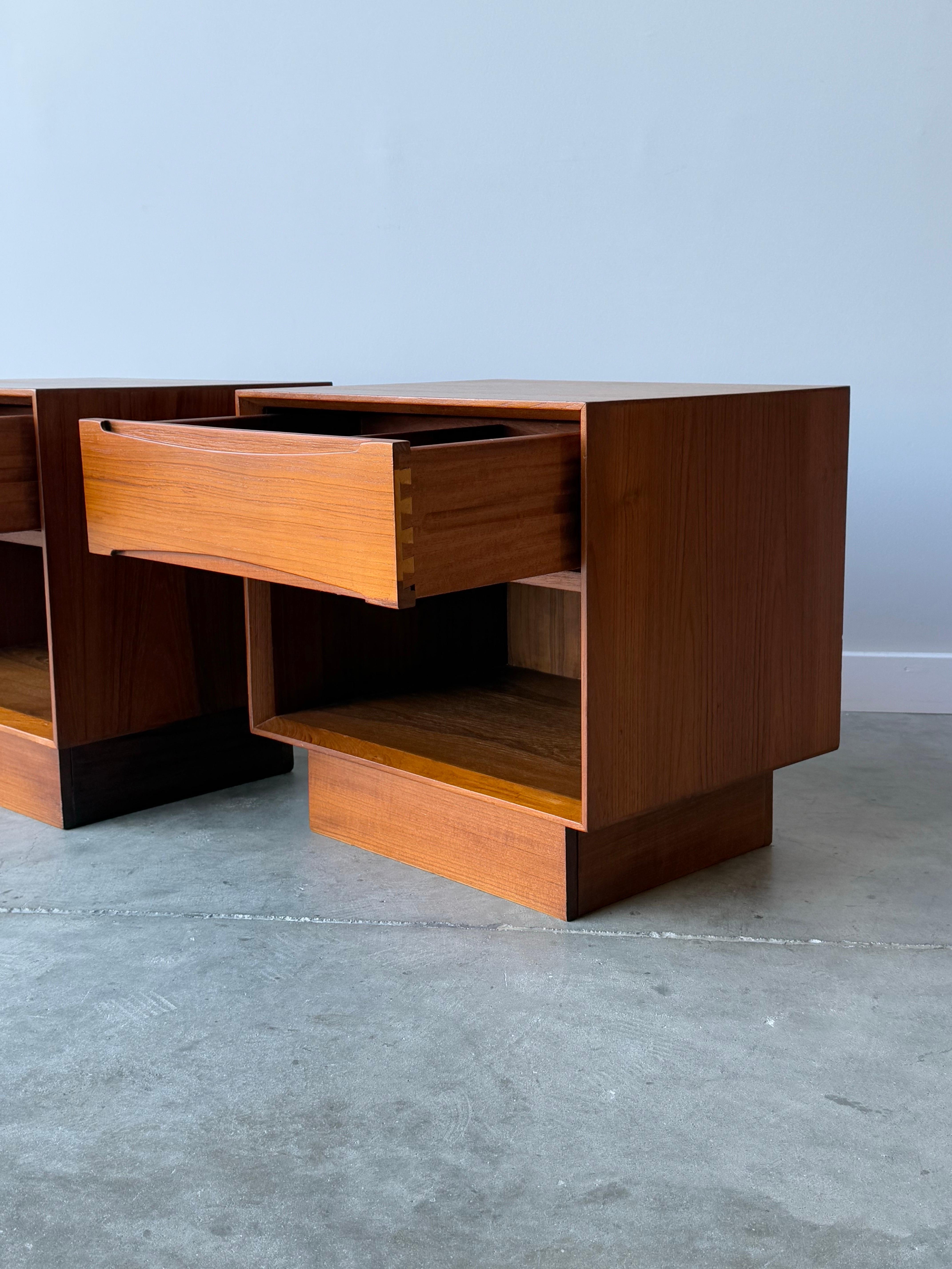 Mid-Century Modern Mid-Century Dyrlund Nightstands - a Pair