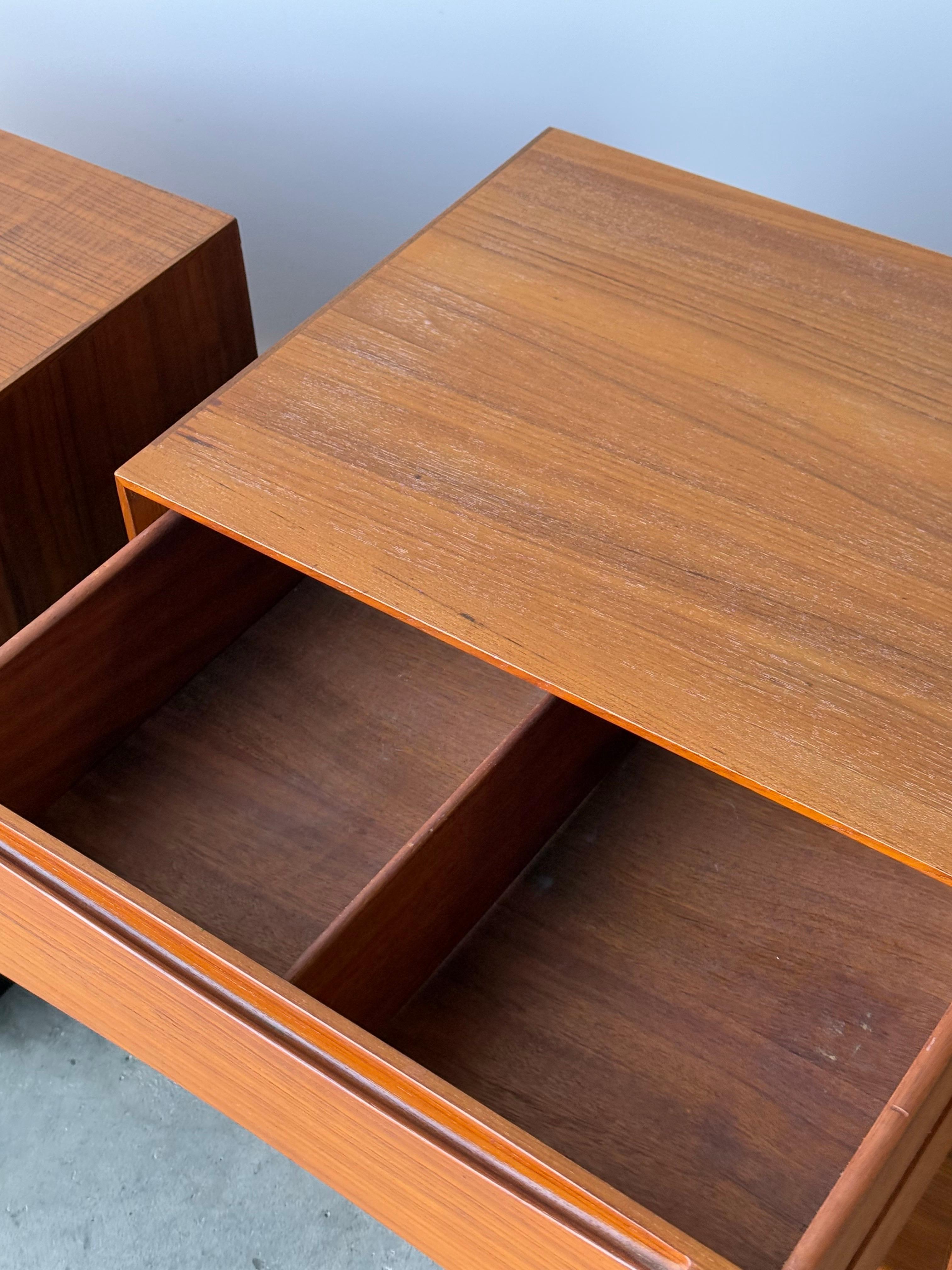 Mid-Century Dyrlund Nightstands - a Pair In Good Condition In Raleigh, NC