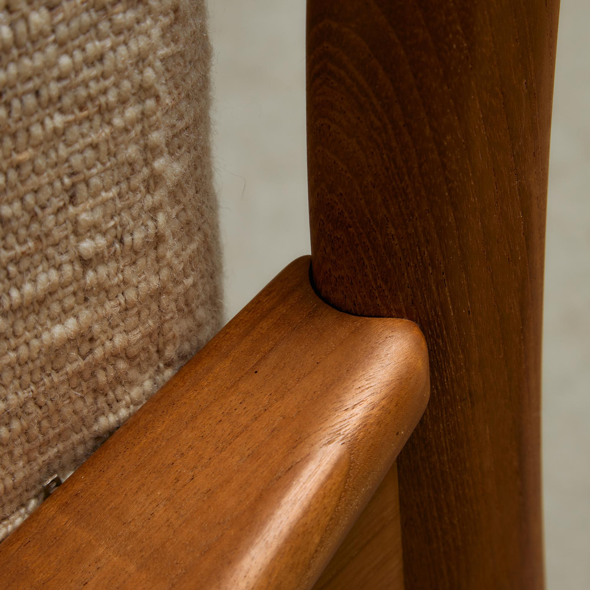 Mid-Century Dyrlund Solid Teak Three-Seater with Removable Cushions, 1959 For Sale 1