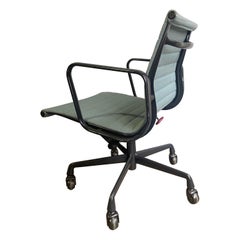 Mid-Century Eames Aluminium Group Chairs for Herman Miller, 1980's