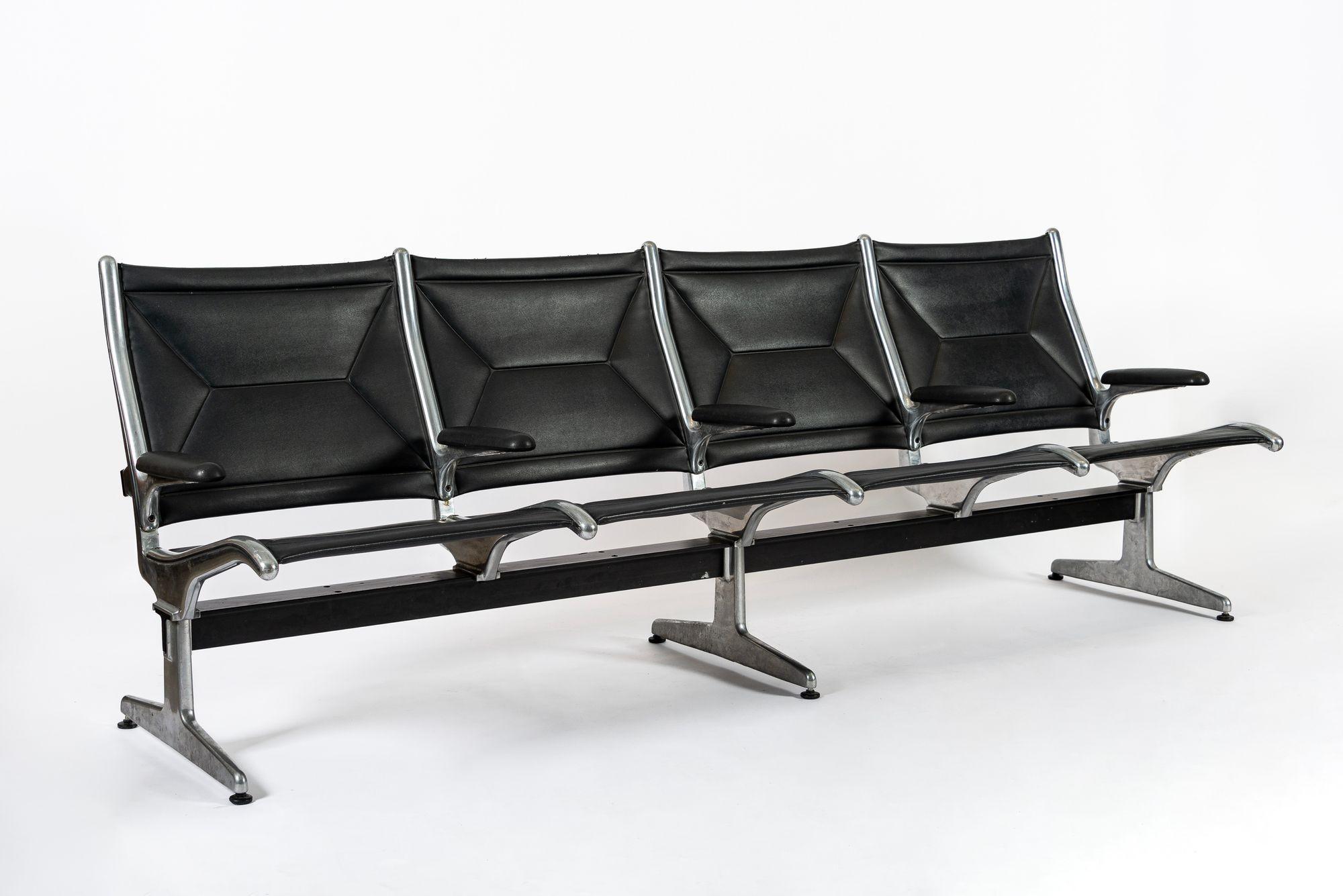 Alluminio Seduta in tandem nera di metà secolo Eames per Herman Miller anni '90 in vendita