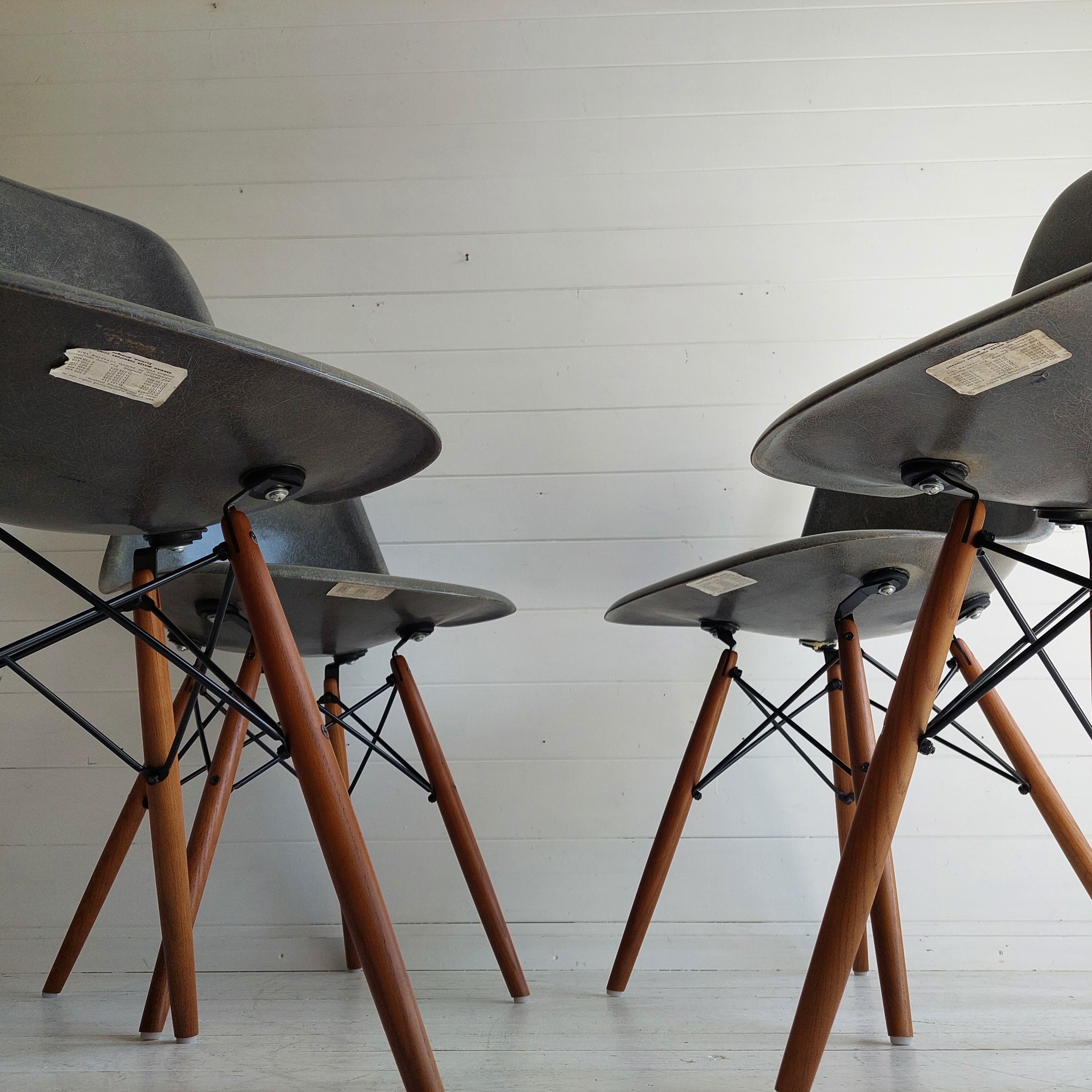 Mid Century Eames Herman Miller Dsw  Dining Chairs In Elephant Hide Grey, 1950s For Sale 11