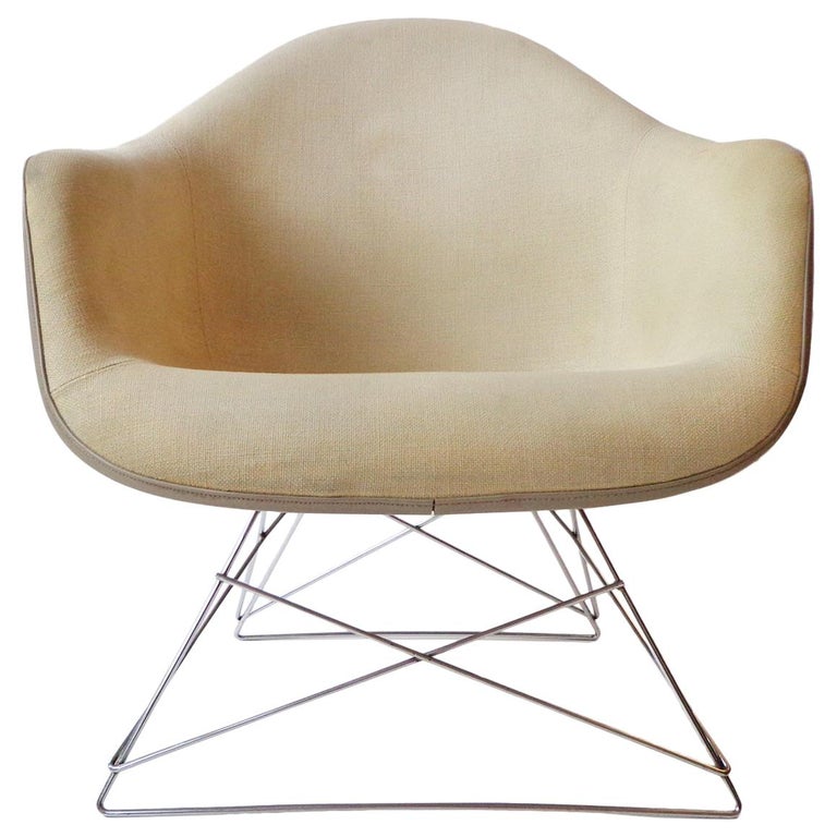 Midcentury Eames LAR Base Fiberglass Arm Lounge Chair Herman Miller, 1960s For Sale